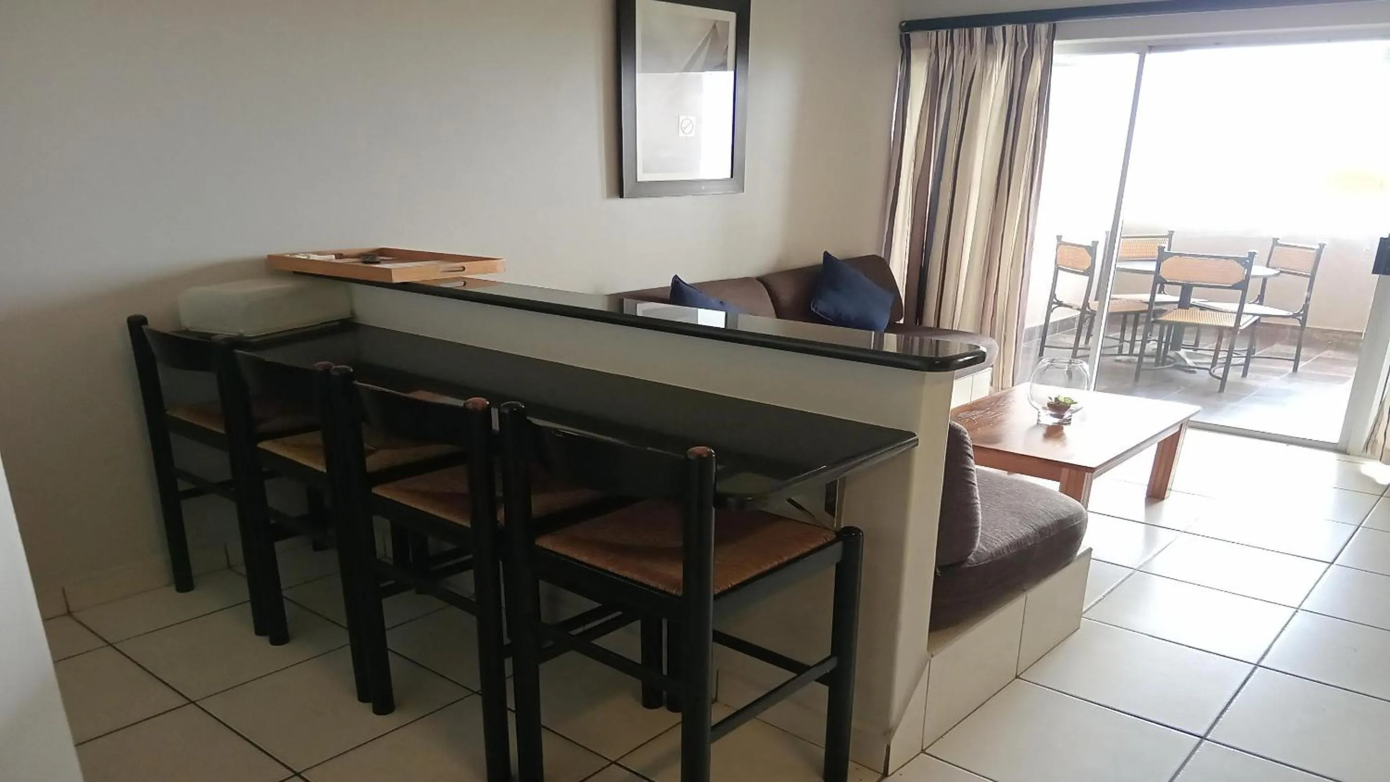 Dining area in Sunrise Beach Resort