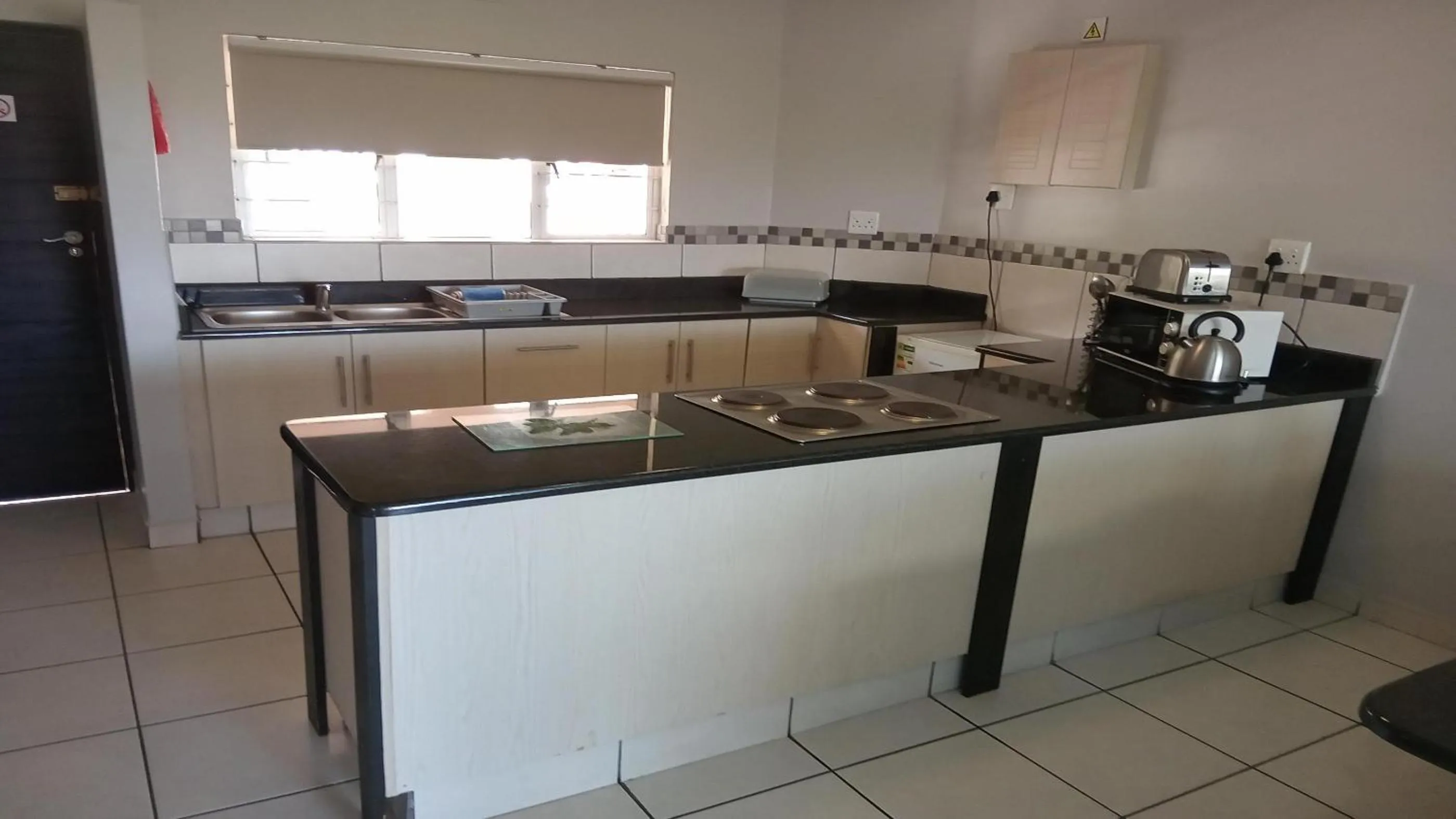 Dining area in Sunrise Beach Resort