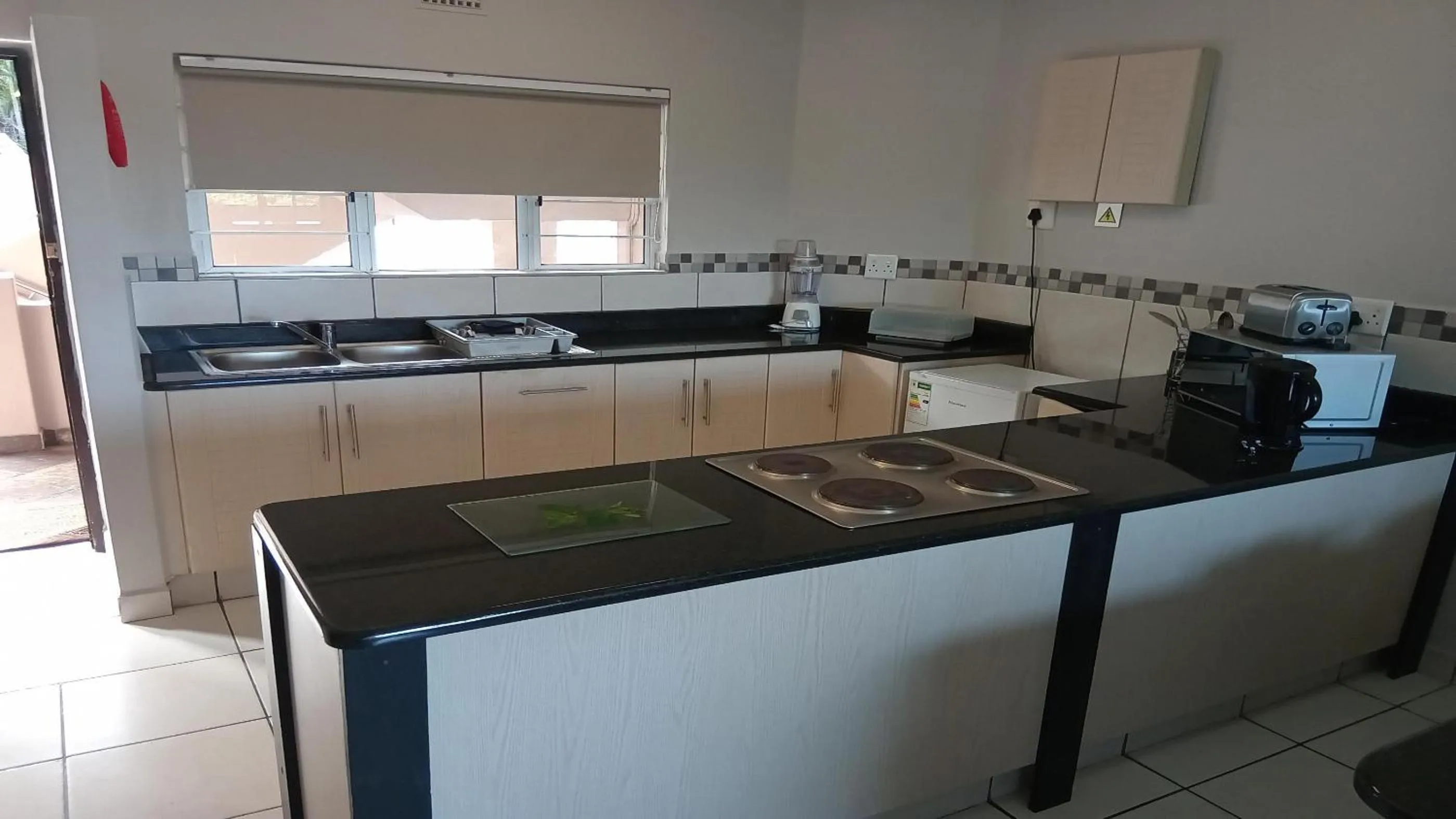 Dining area in Sunrise Beach Resort