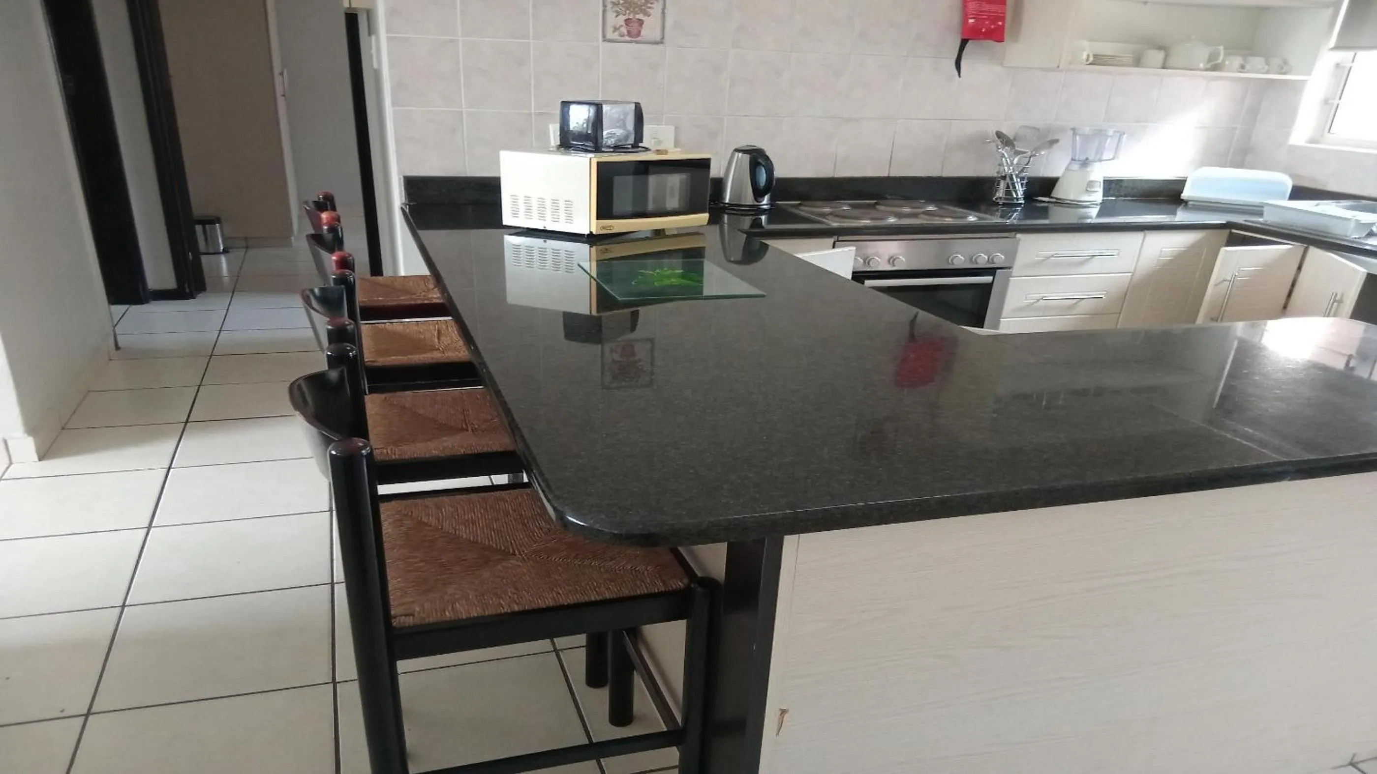 Dining area in Sunrise Beach Resort