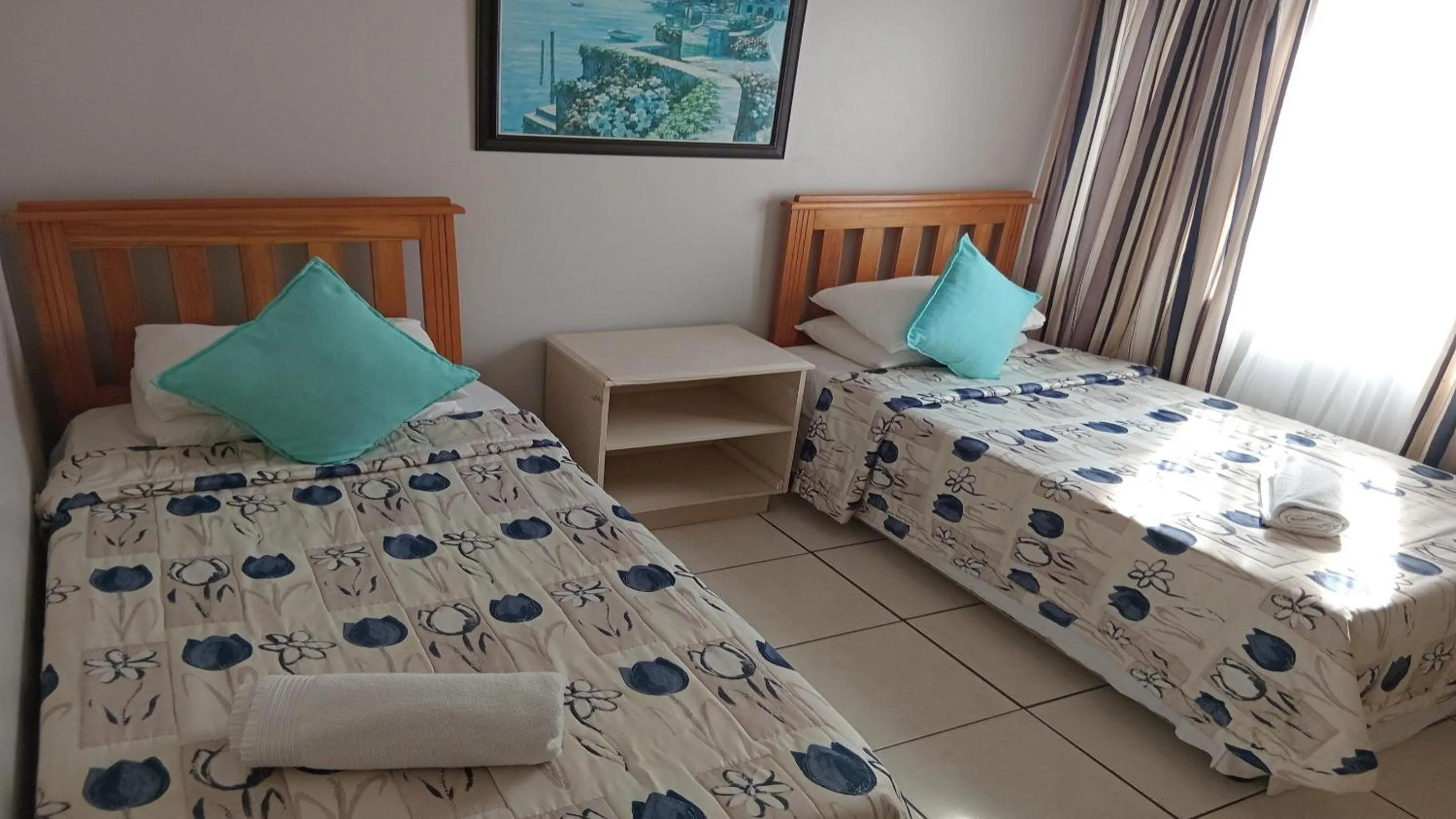 Photo of the whole room, Bed in Sunrise Beach Resort