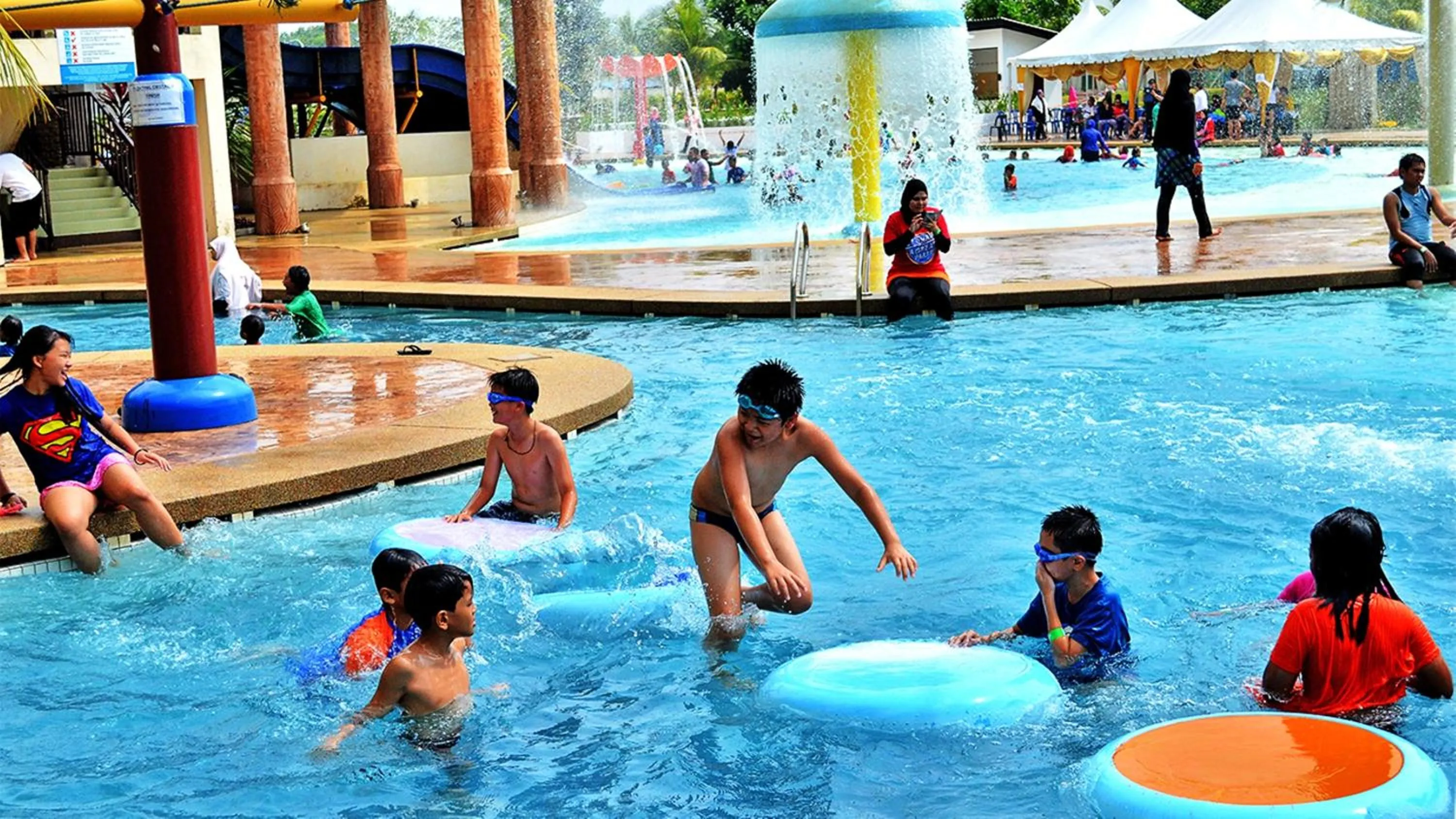 Swimming pool in Bayou Lagoon Park Resort