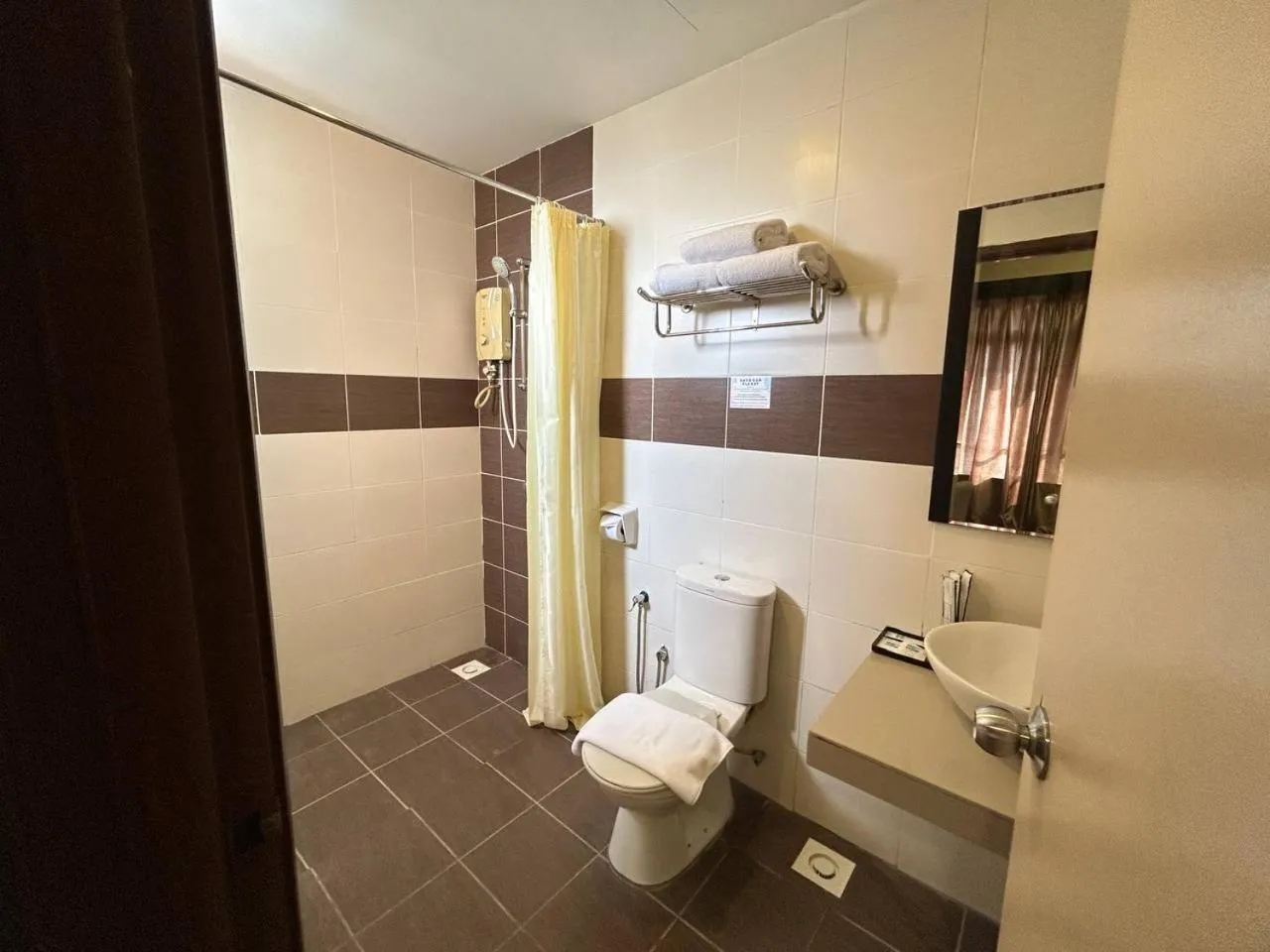 Shower in Bayou Lagoon Park Resort