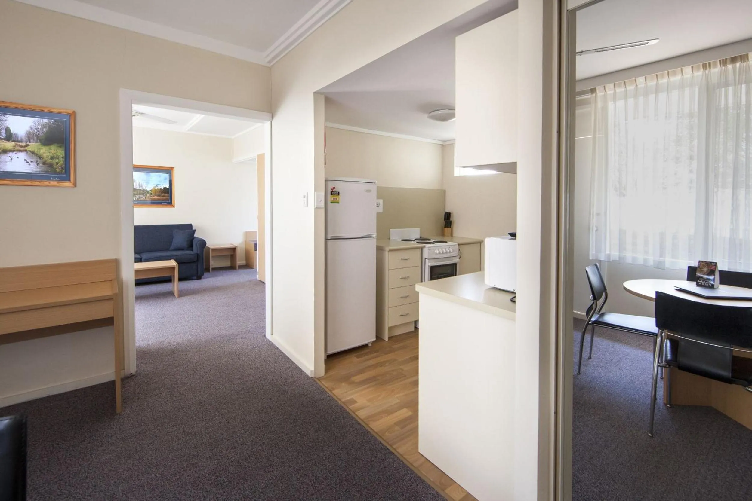 Kitchen or kitchenette in Redhill Cooma Motor Inn