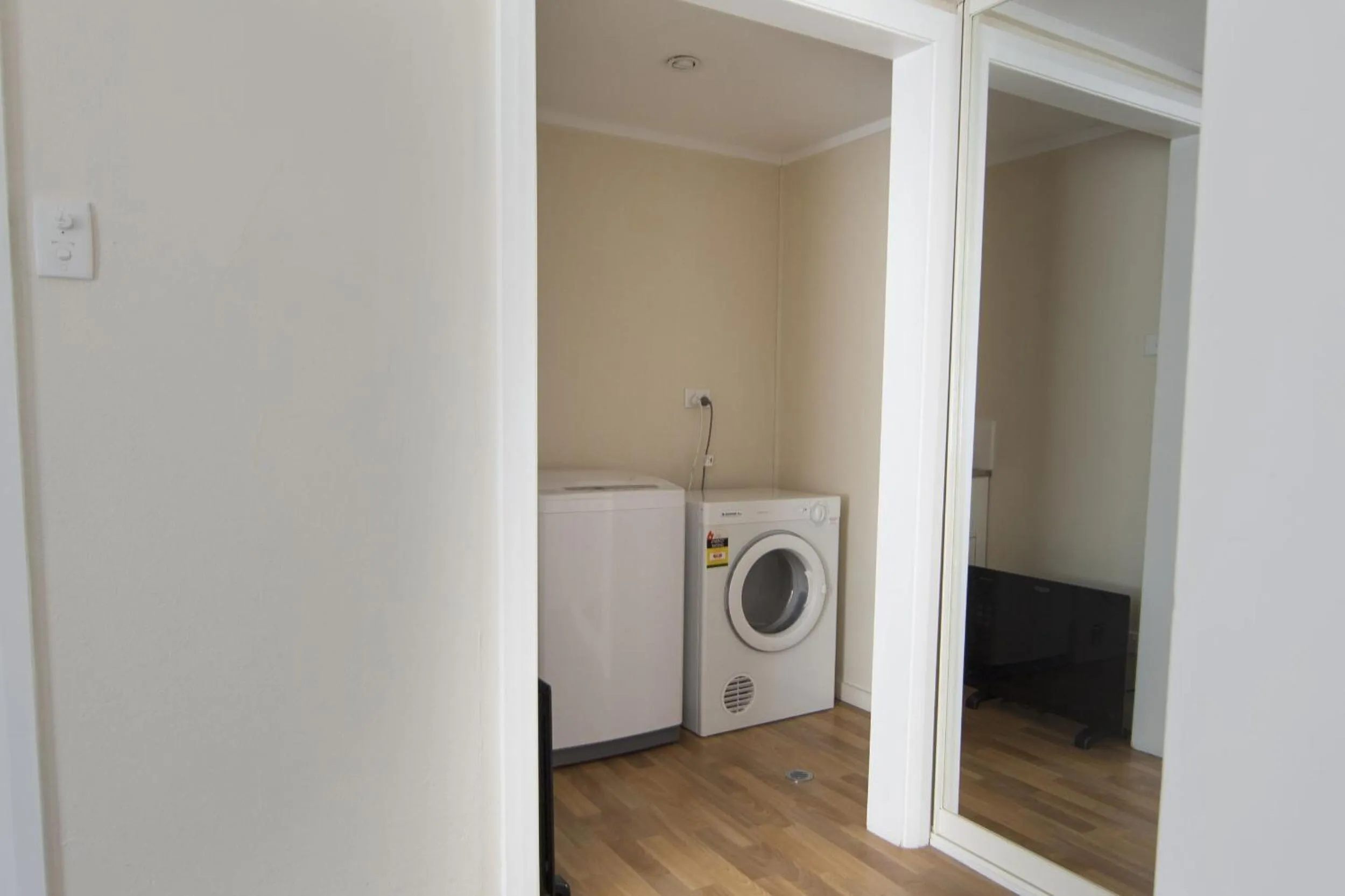 washing machine in Redhill Cooma Motor Inn