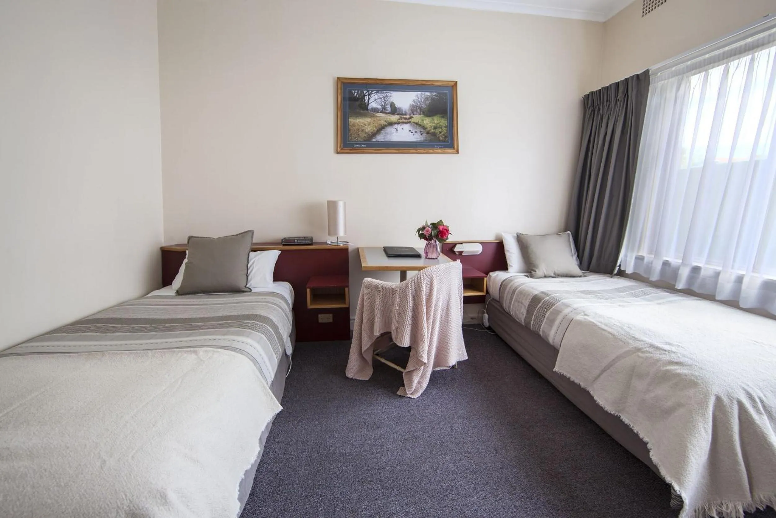 Photo of the whole room, Bed in Redhill Cooma Motor Inn