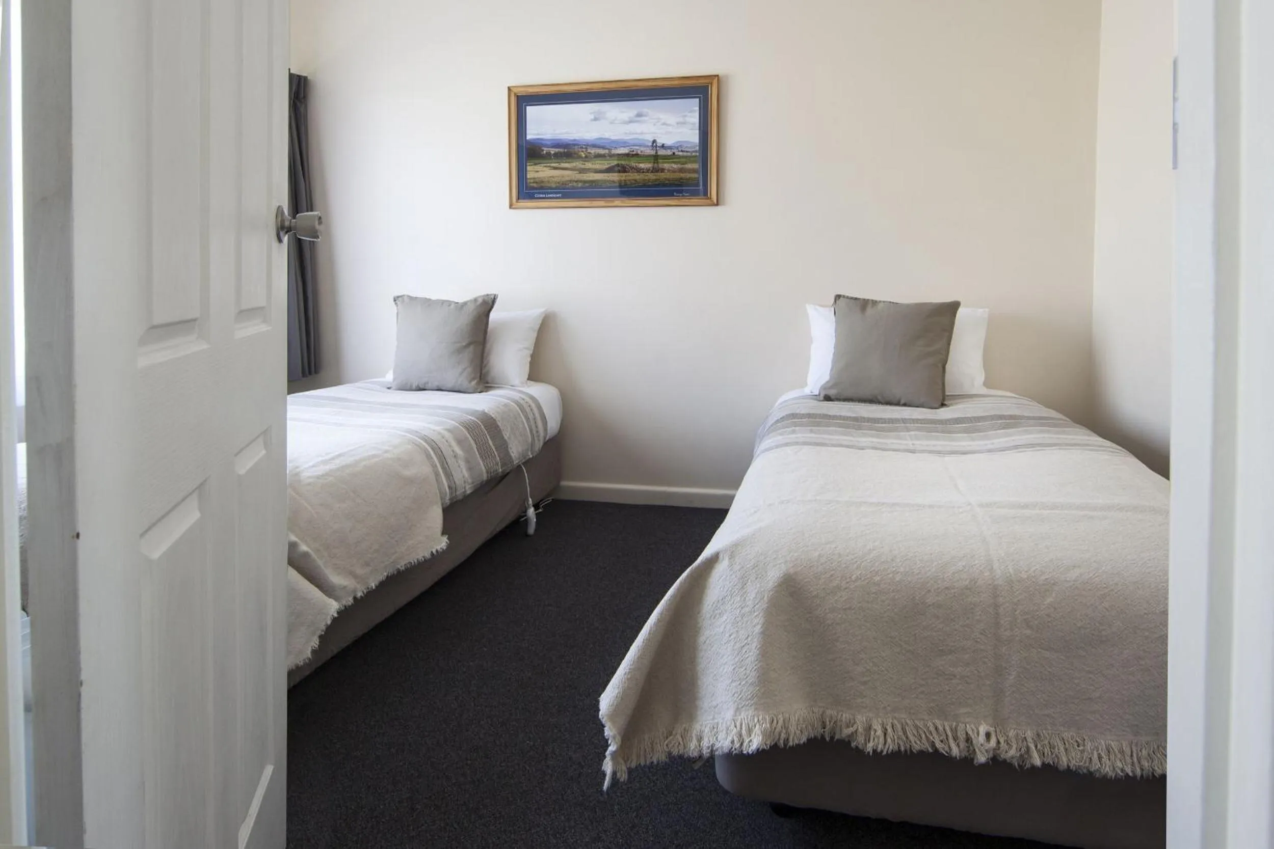 Bedroom, Bed in Redhill Cooma Motor Inn