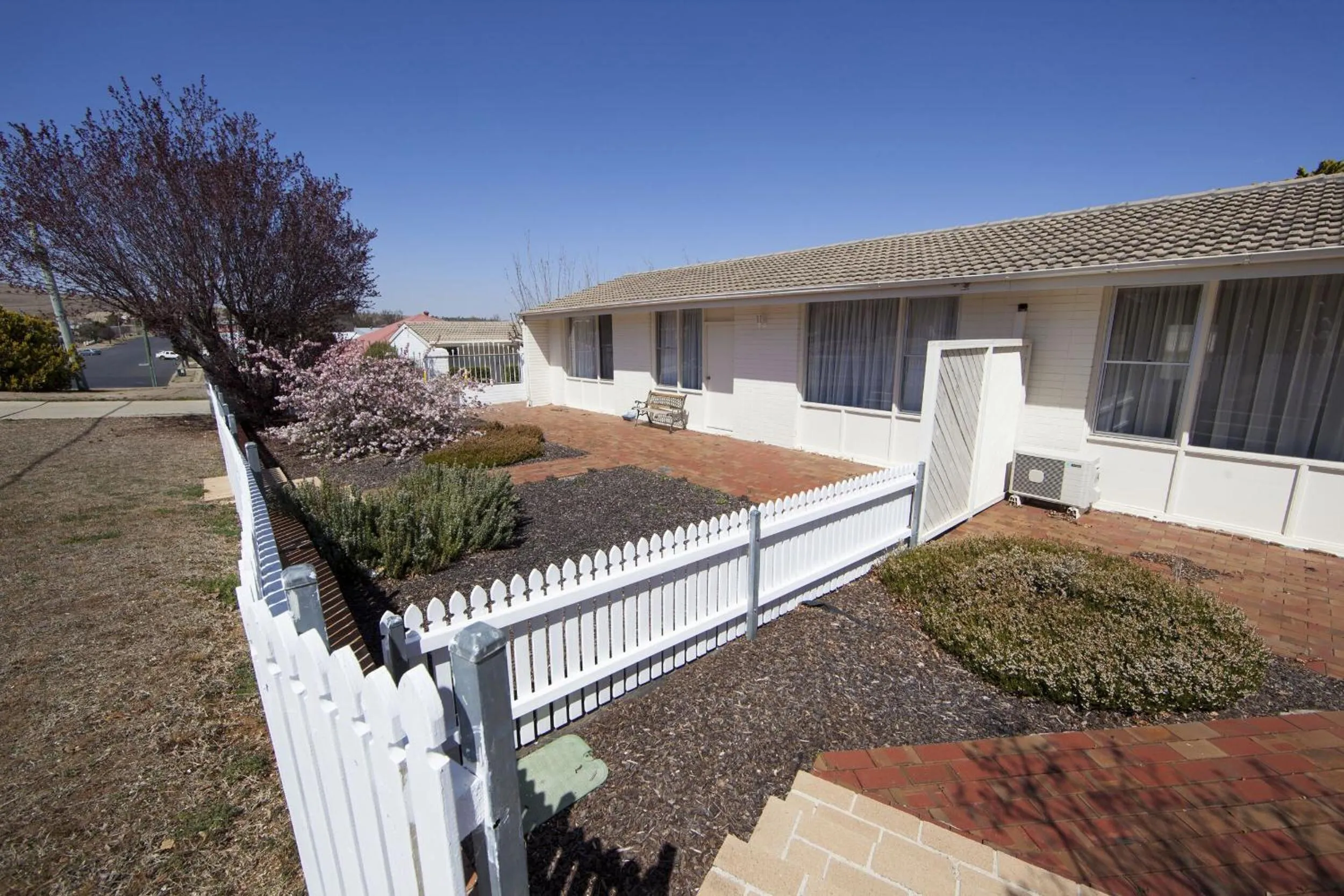 Garden in Redhill Cooma Motor Inn