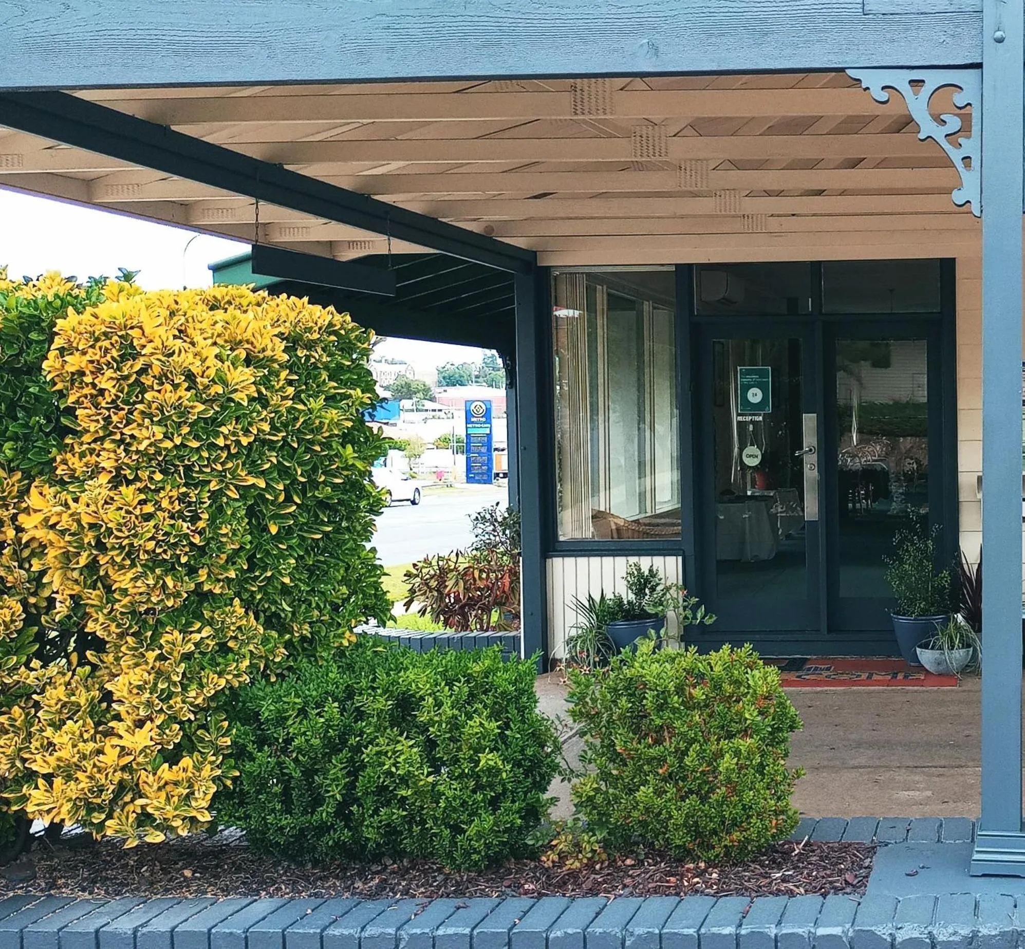 Facade/entrance in Redhill Cooma Motor Inn