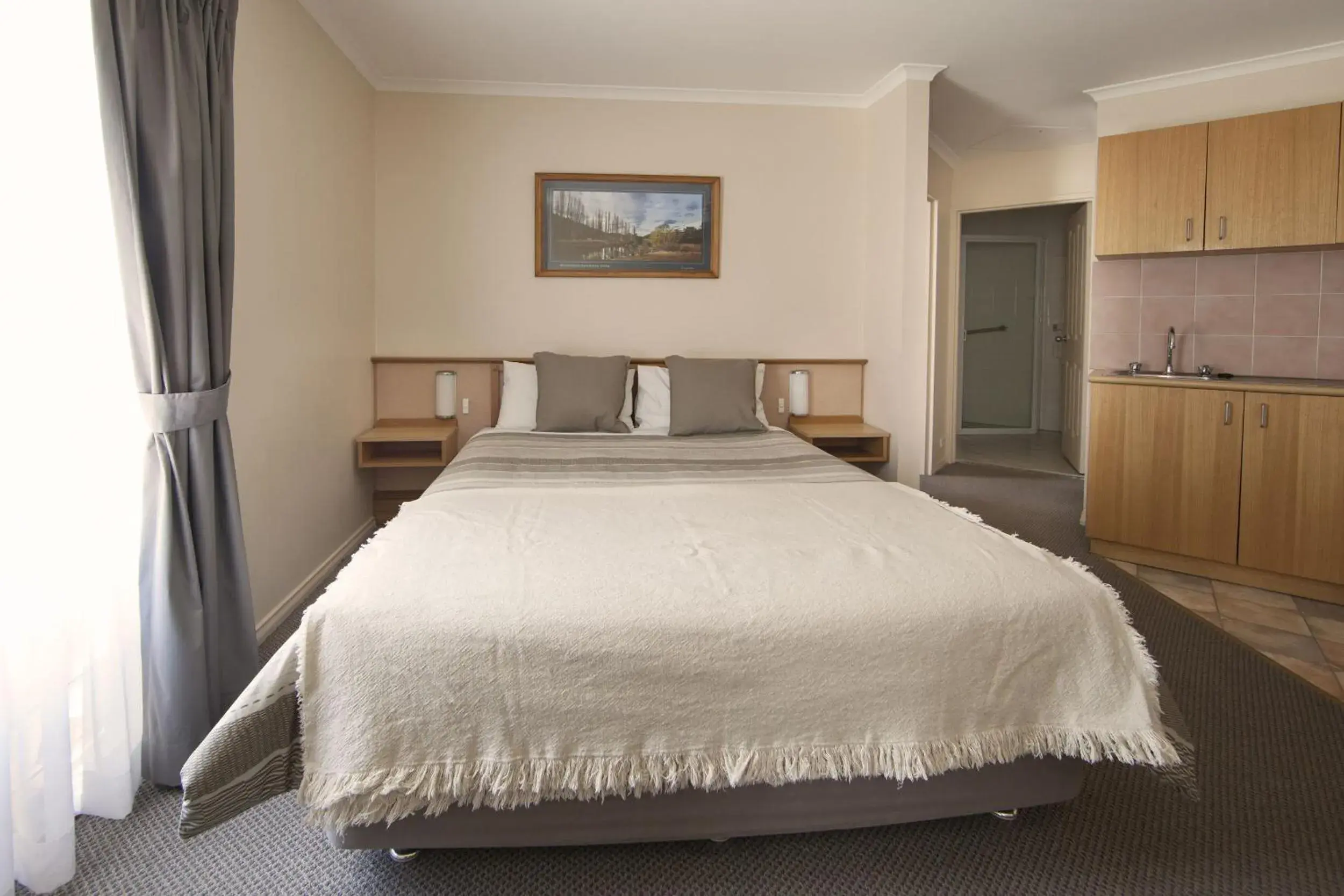 Executive Family Suite in Redhill Cooma Motor Inn Executive Family Suite in Redhill Cooma Motor Inn