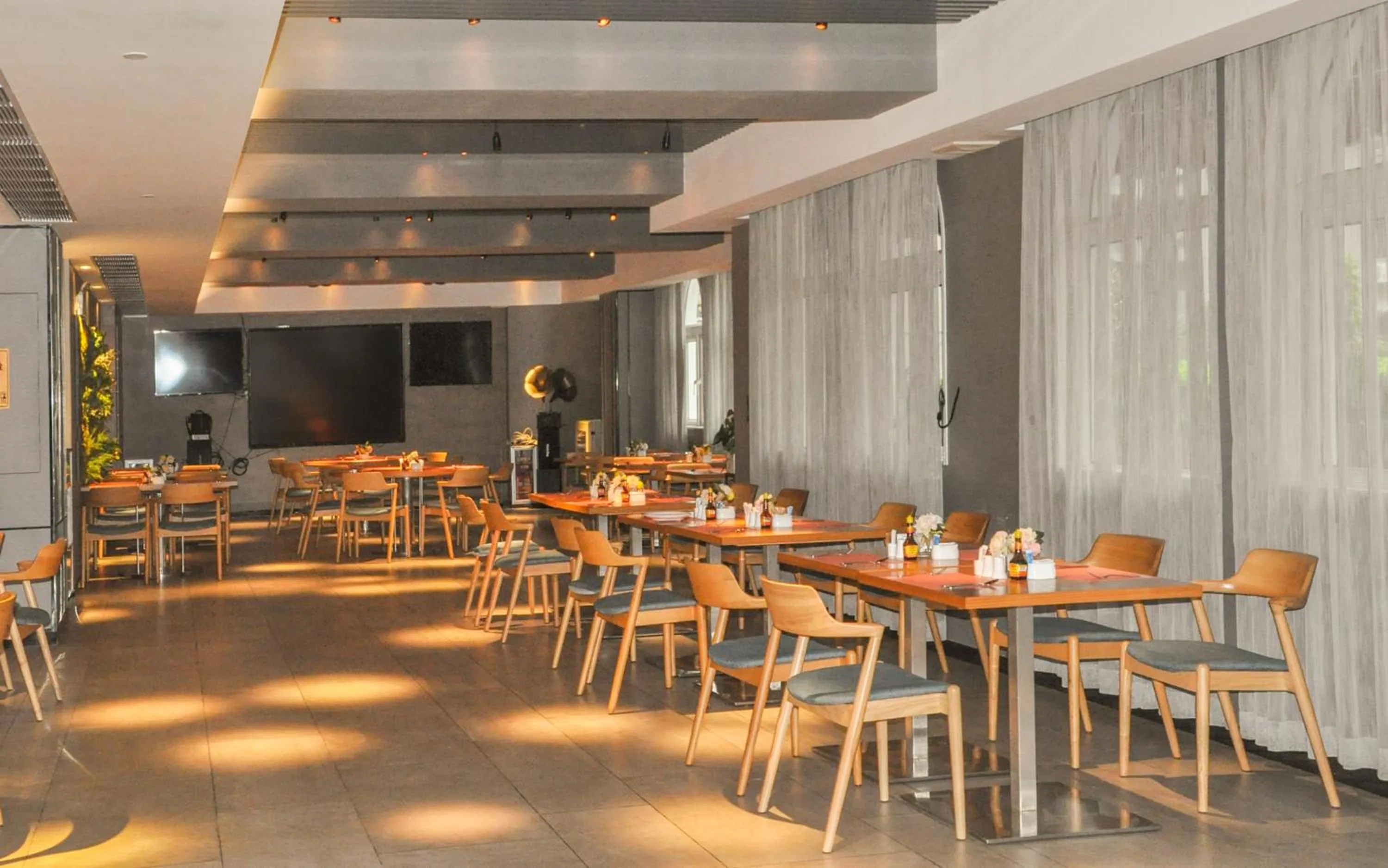 Breakfast in Grand Palace Hotel - Grand Hotel Management Group