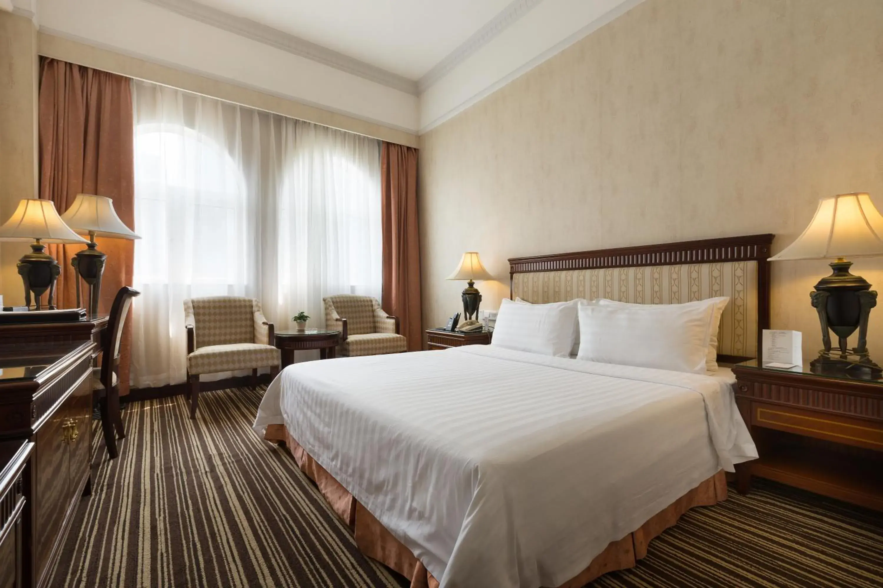 Special Offer - Standard Double Room in Grand Palace Hotel - Grand Hotel Management Group - Free shuttle bus to Canton Fair during Canton Fair period Special Offer - Standard Double Room in Grand Palace Hotel - Grand Hotel Management Group - Free shuttle bus to Canton Fair during Canton Fair period