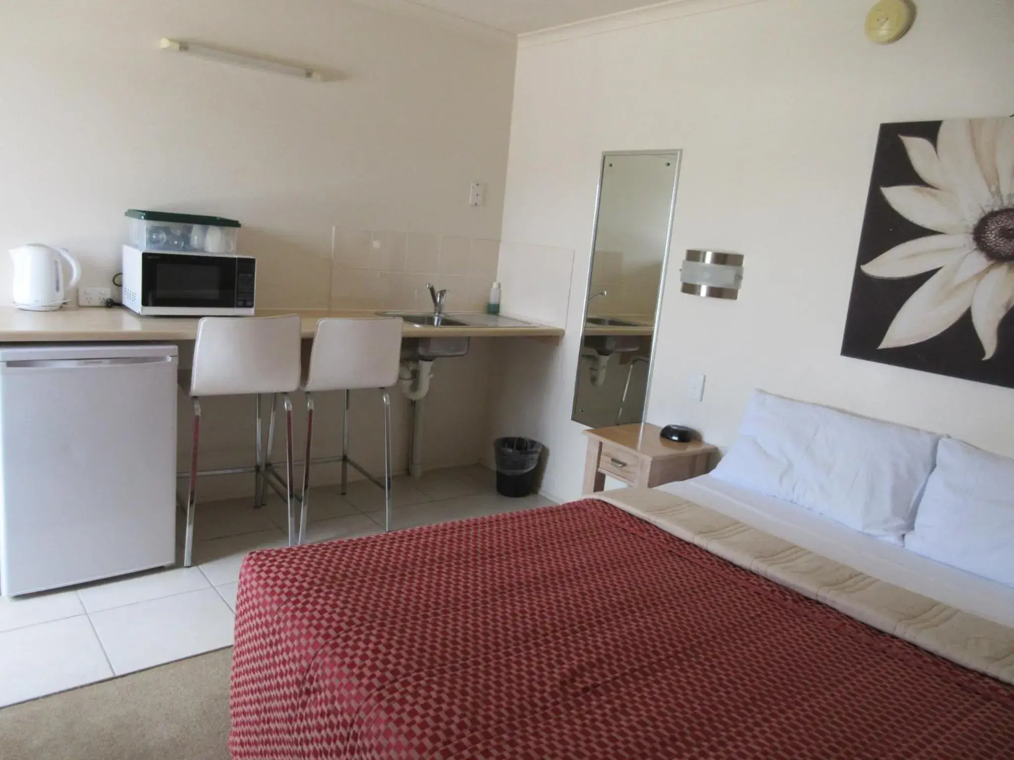 Double Room in Nambour Lodge Motel Double Room in Nambour Lodge Motel