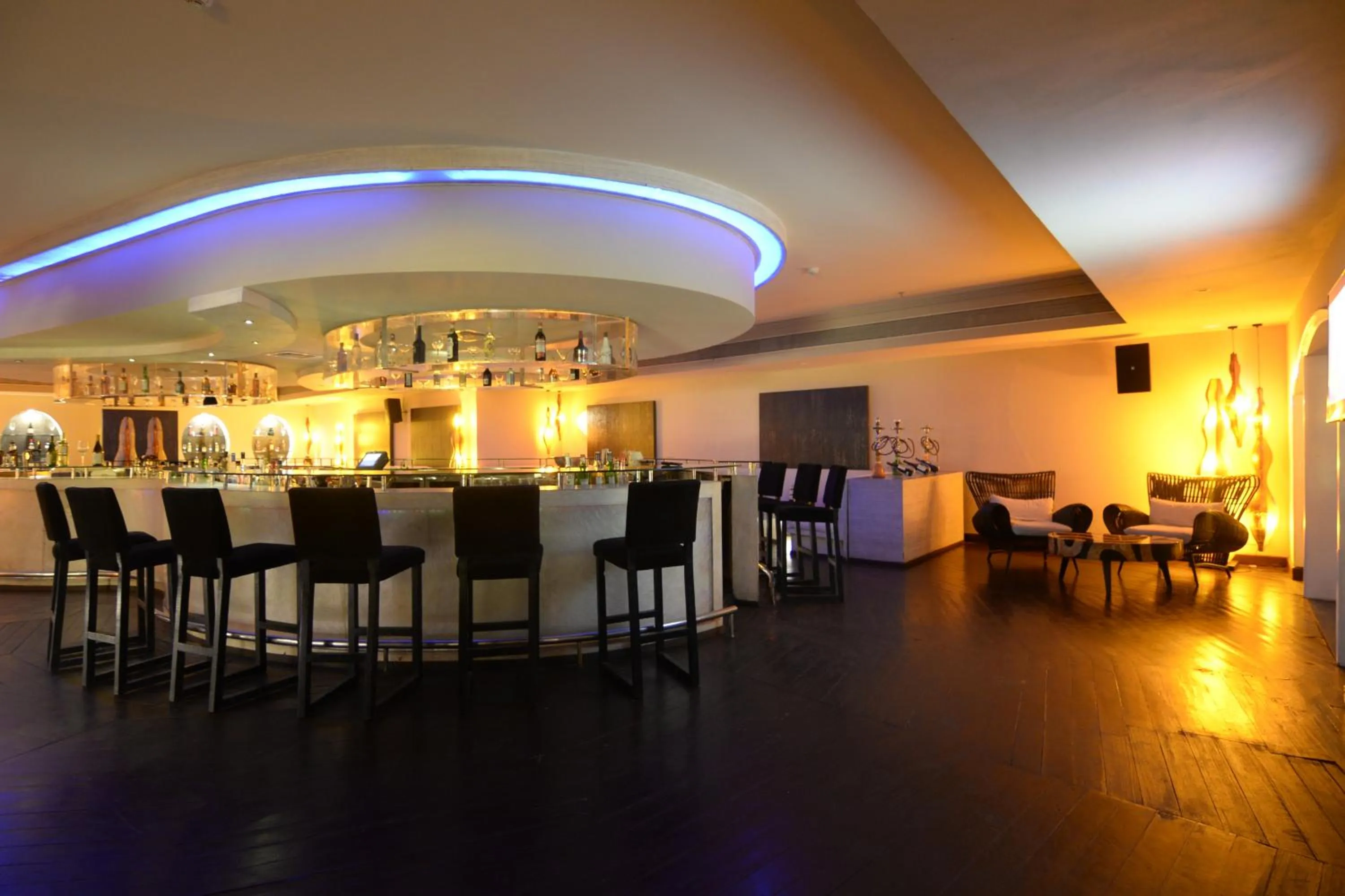 Restaurant/places to eat in The Zuri White Sands, Goa Resort & Casino