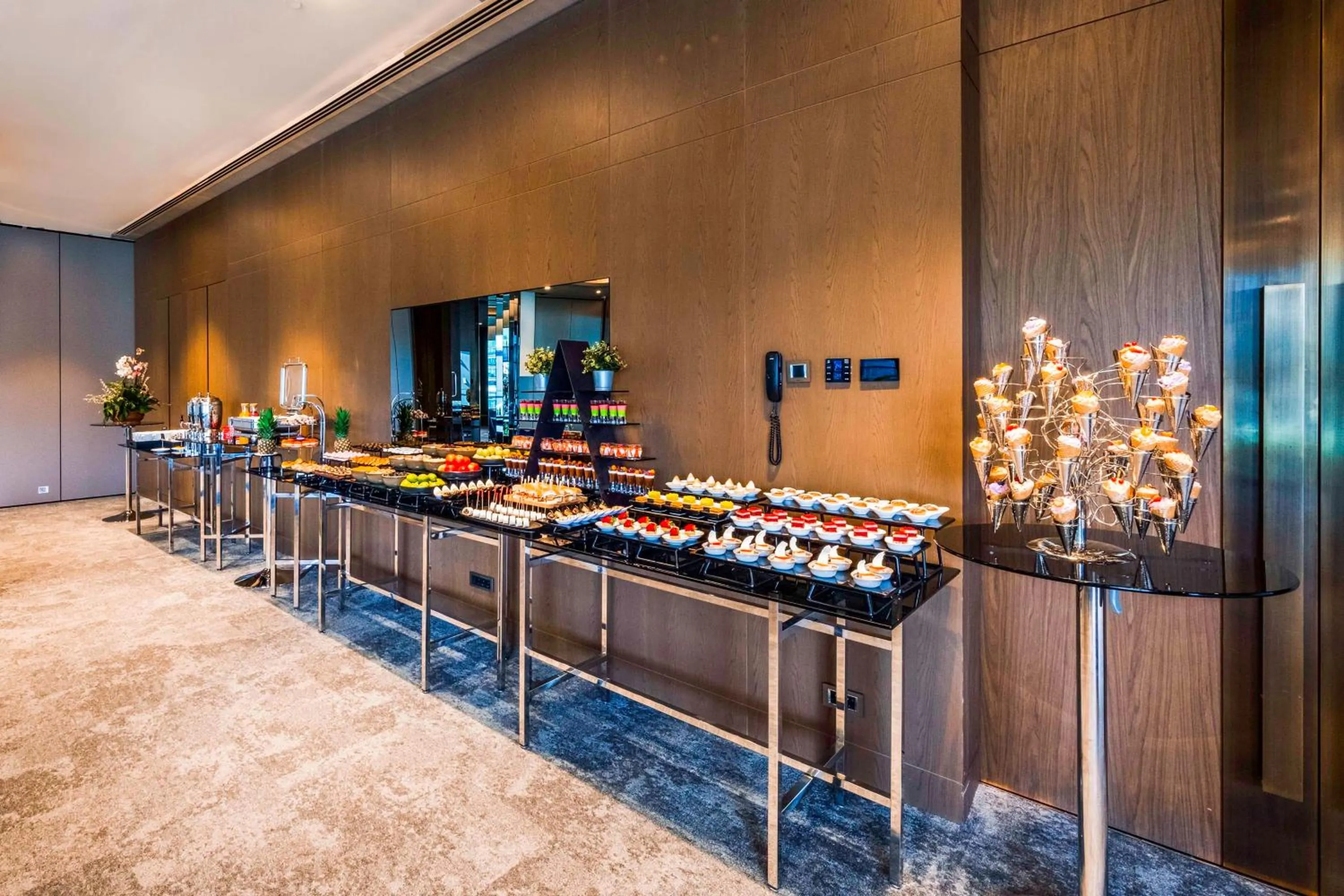 Meeting/conference room in Radisson Collection Hotel, Vadistanbul