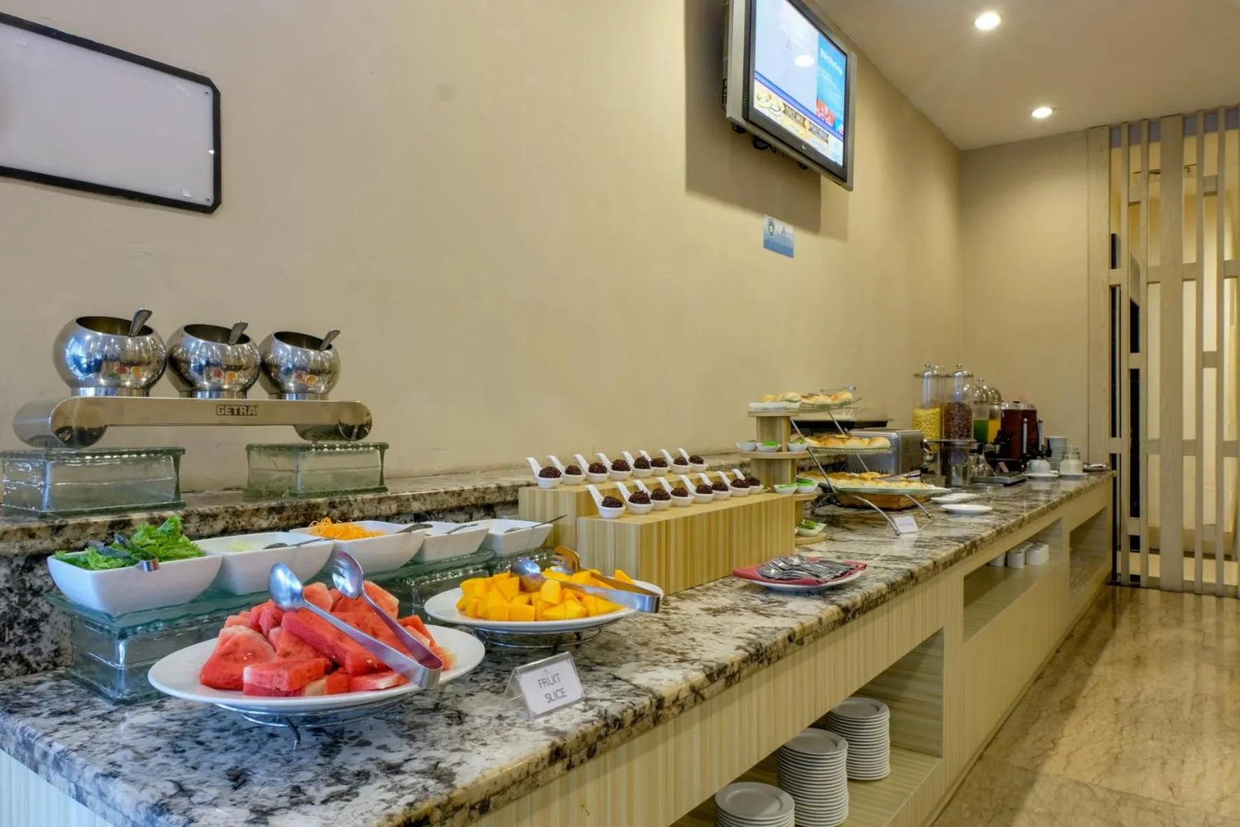 Food in Almadera Hotel