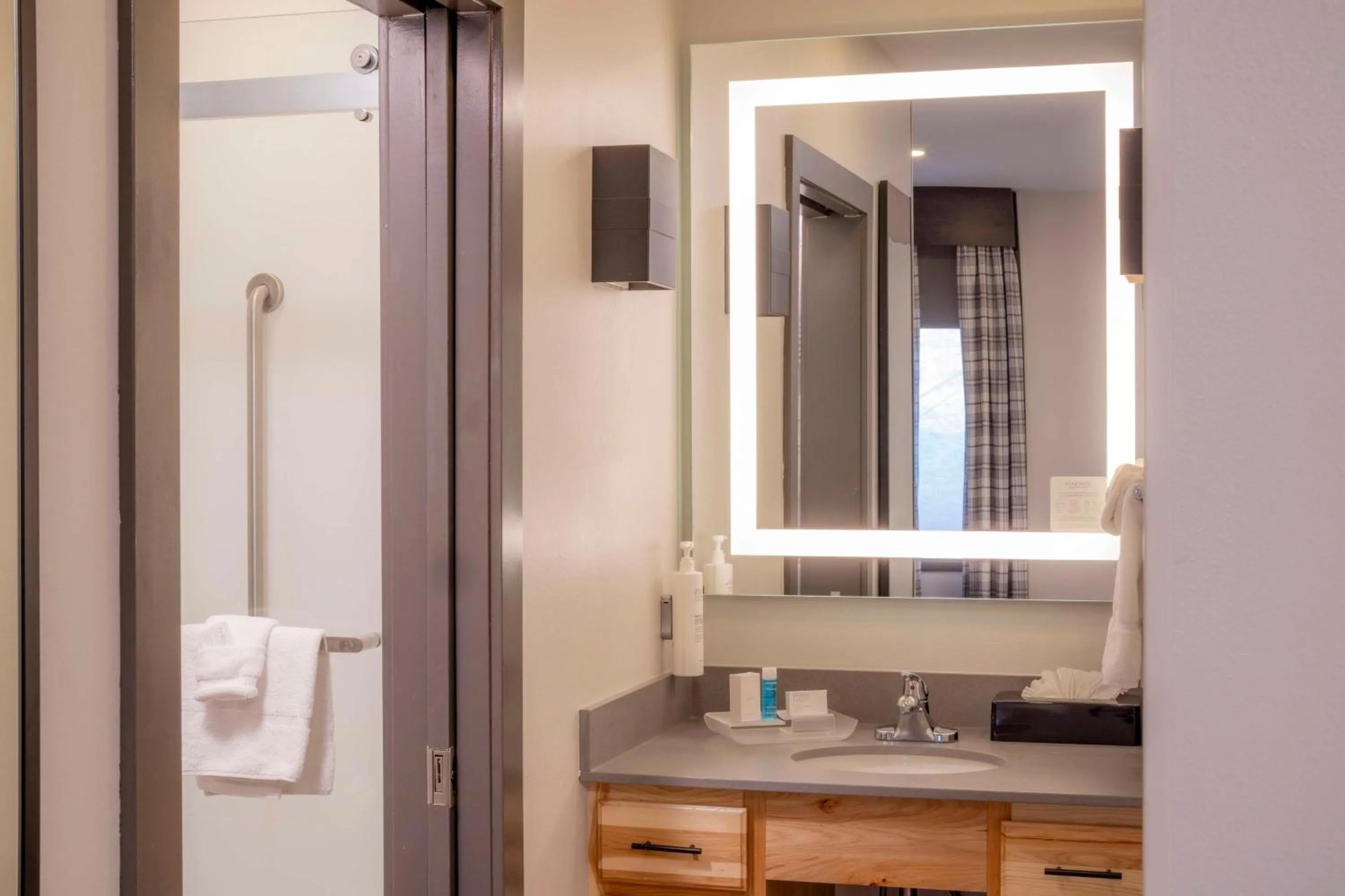 Bathroom in Homewood Suites by Hilton Jackson