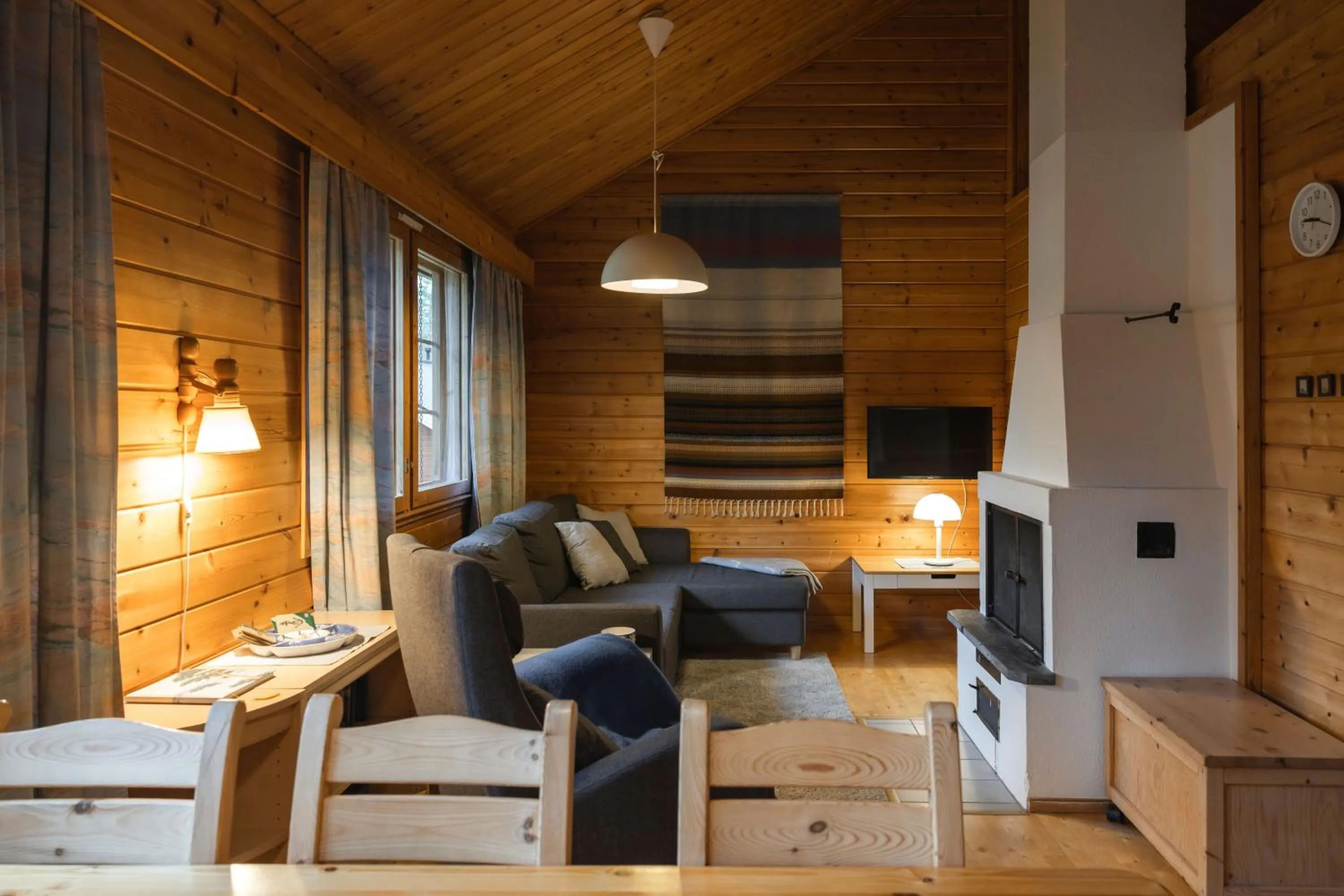 Communal lounge/ TV room in Jeris Lakeside Resort