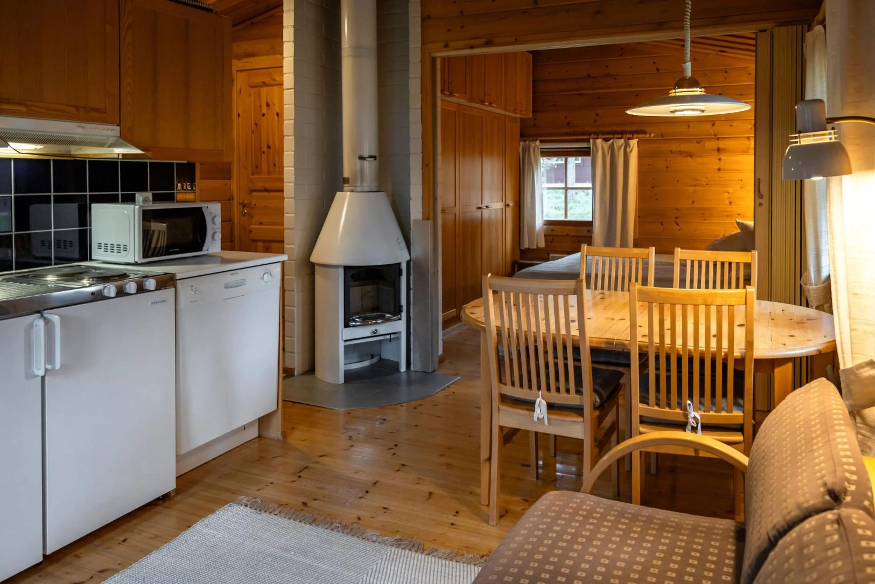 Photo of the whole room in Jeris Lakeside Resort