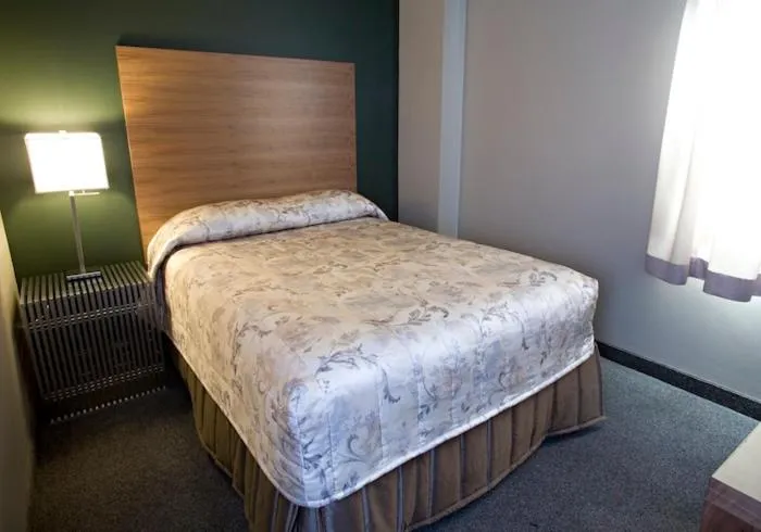 Bed in Heritage Inn Hotel & Convention Centre - Moose Jaw