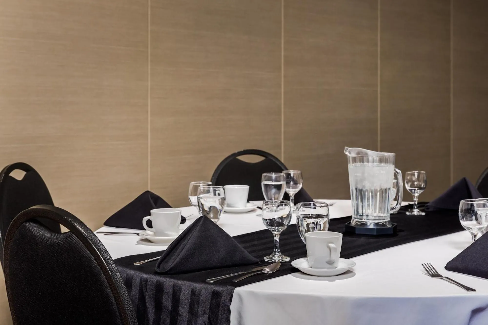 Banquet/Function facilities in Heritage Inn Hotel & Convention Centre - Moose Jaw