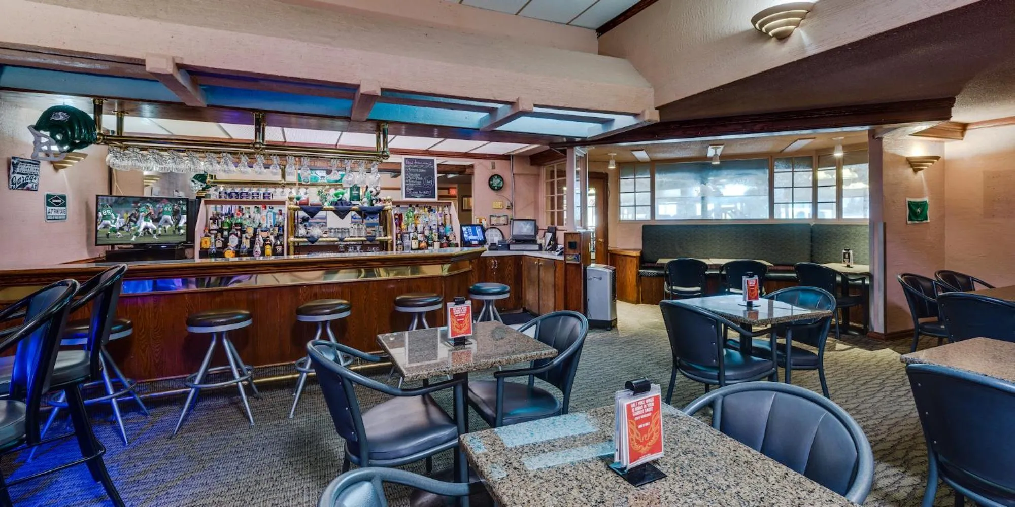 Lounge or bar in Heritage Inn Hotel & Convention Centre - Moose Jaw