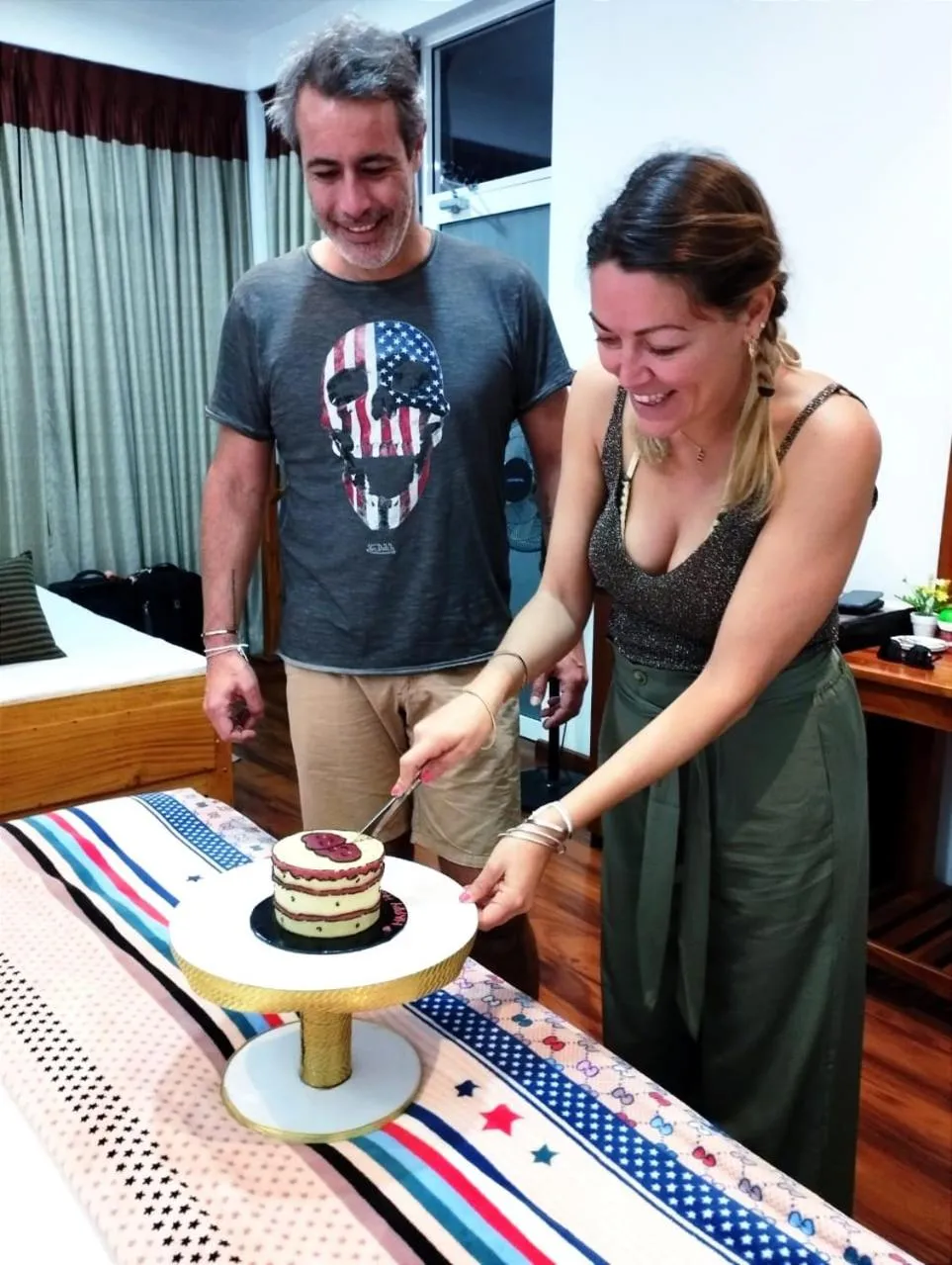 Food and drinks in Poomaz Peace Palace