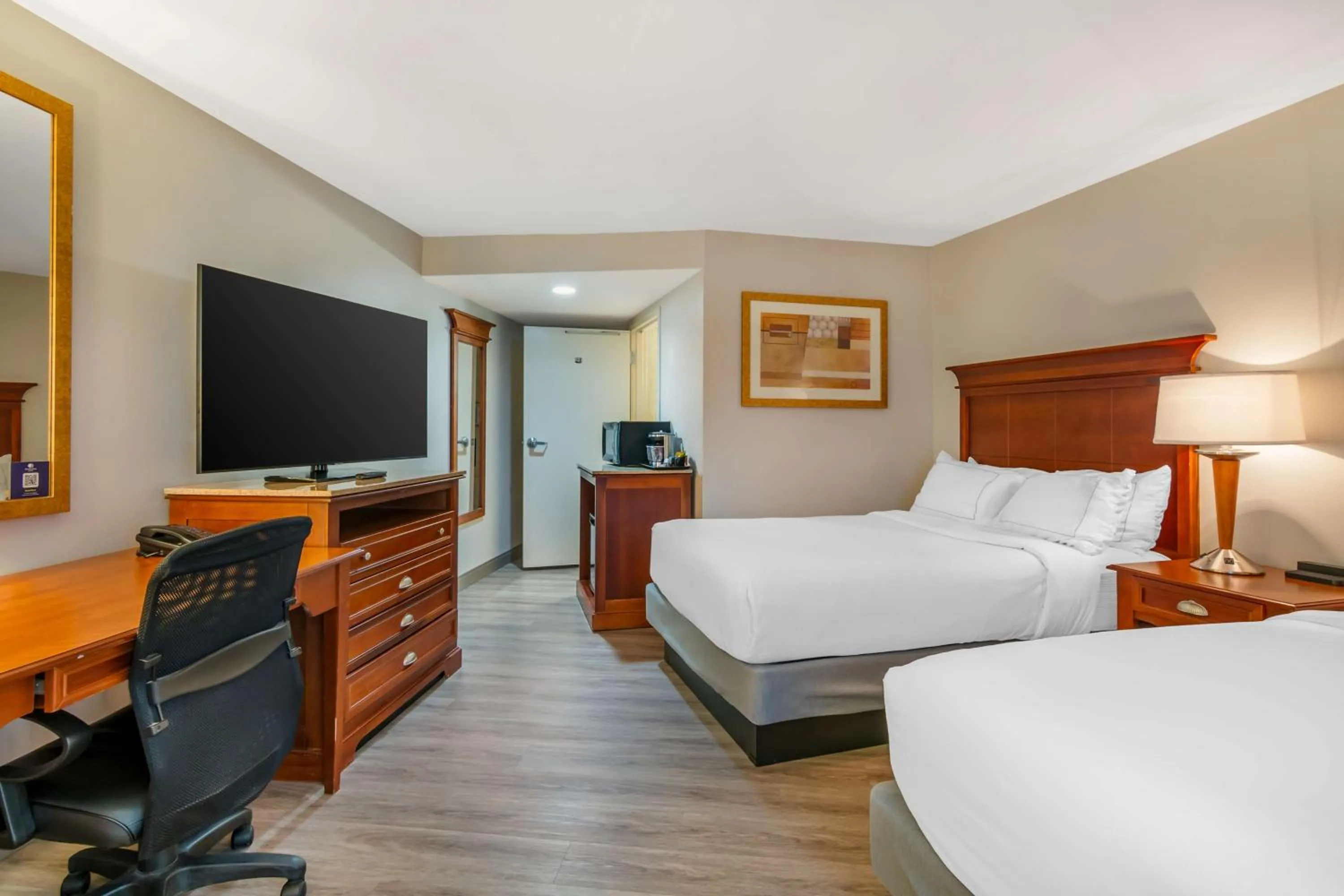Bedroom, Bed in DoubleTree by Hilton Jefferson City