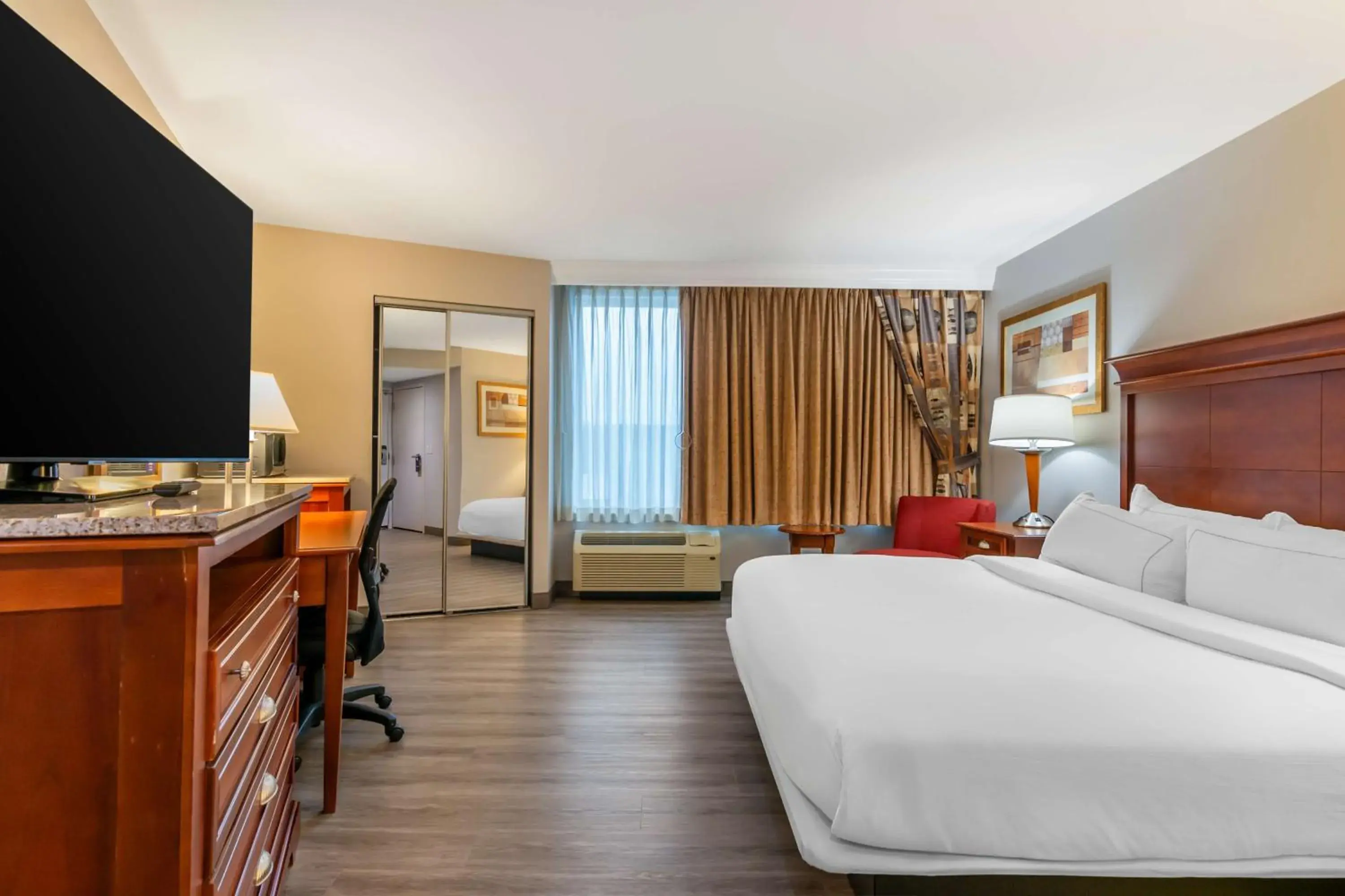 King Room - Non-Smoking in DoubleTree by Hilton Jefferson City King Room - Non-Smoking in DoubleTree by Hilton Jefferson City