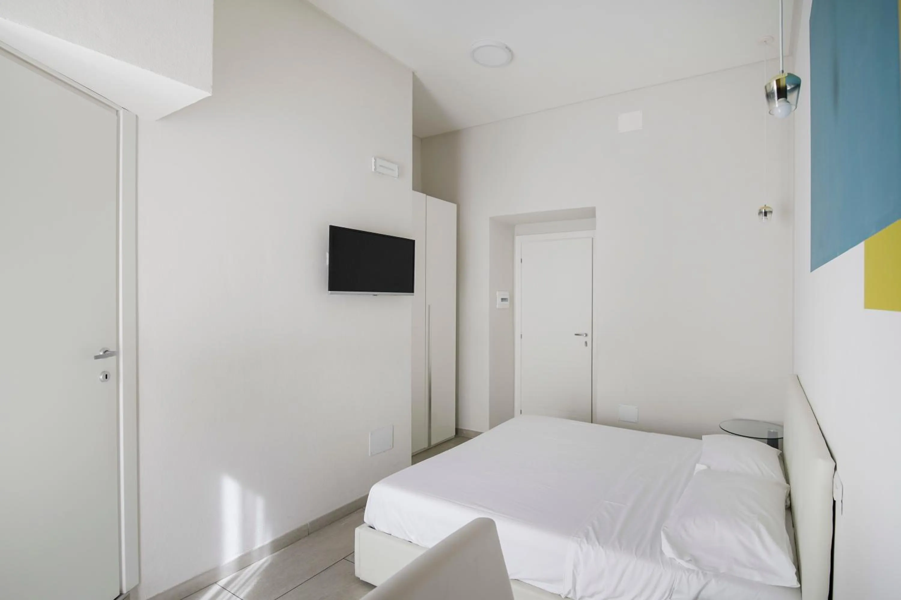 Bedroom, Bed in La Chambre