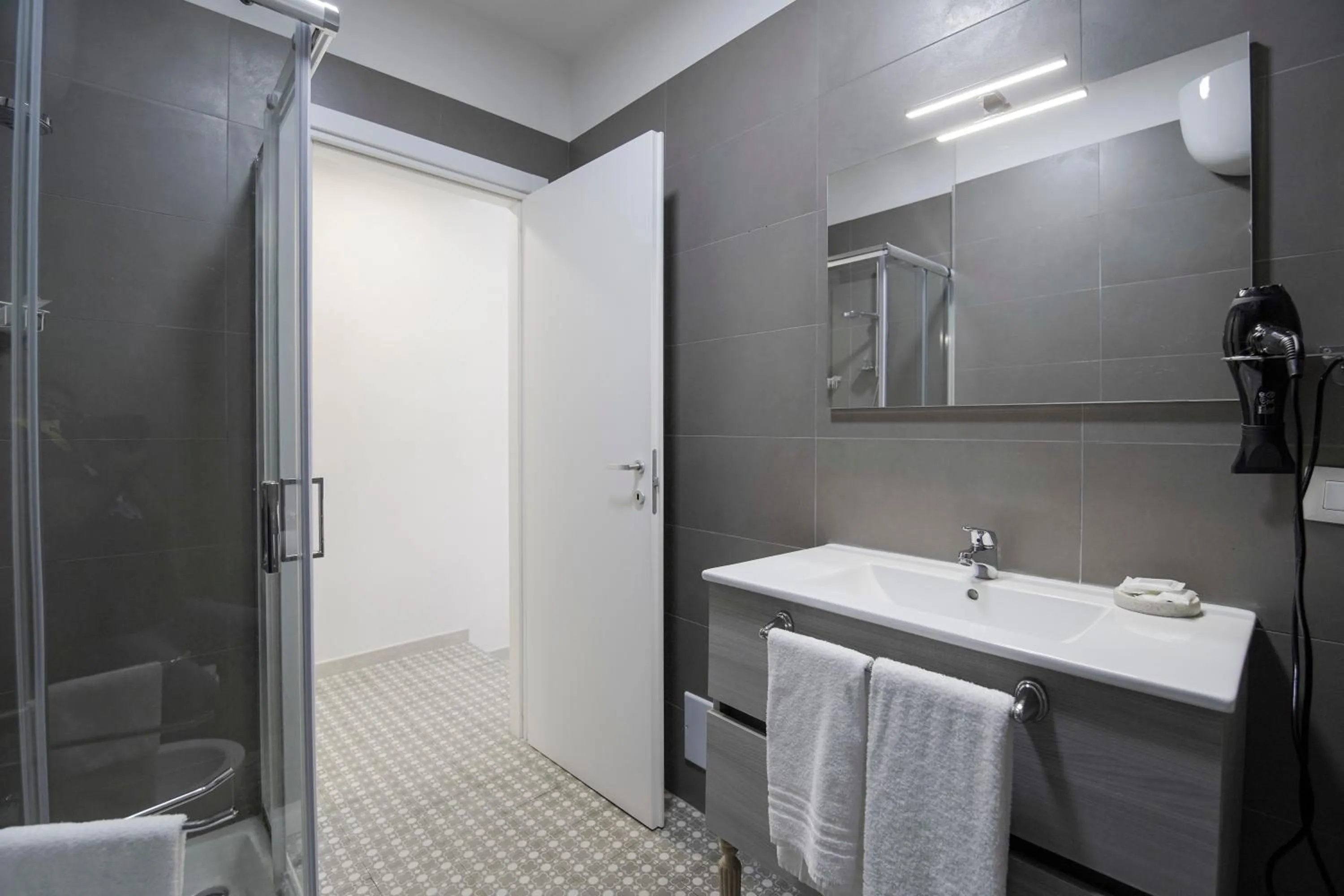 Bathroom in La Chambre