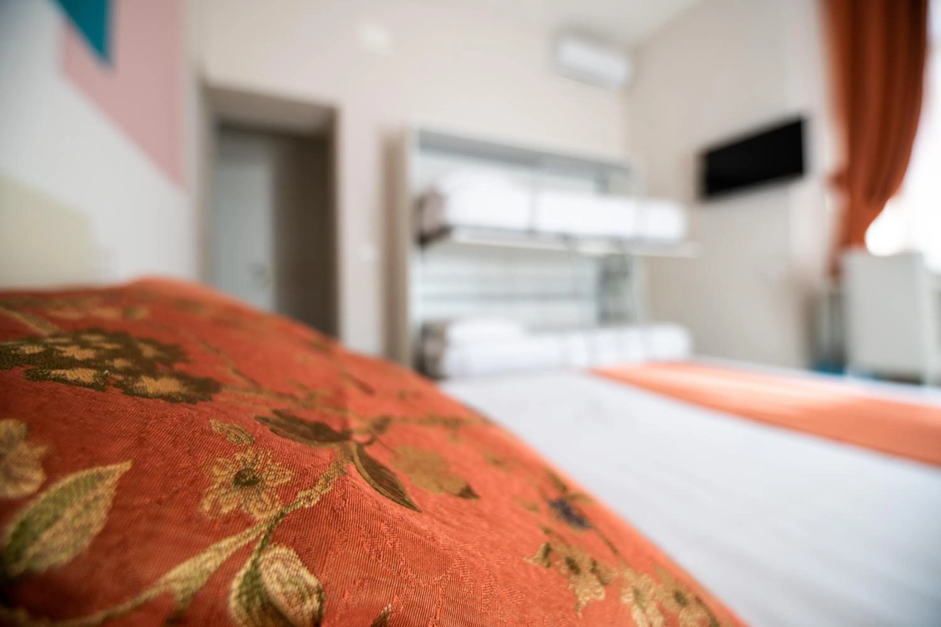 Bedroom, Bed in La Chambre