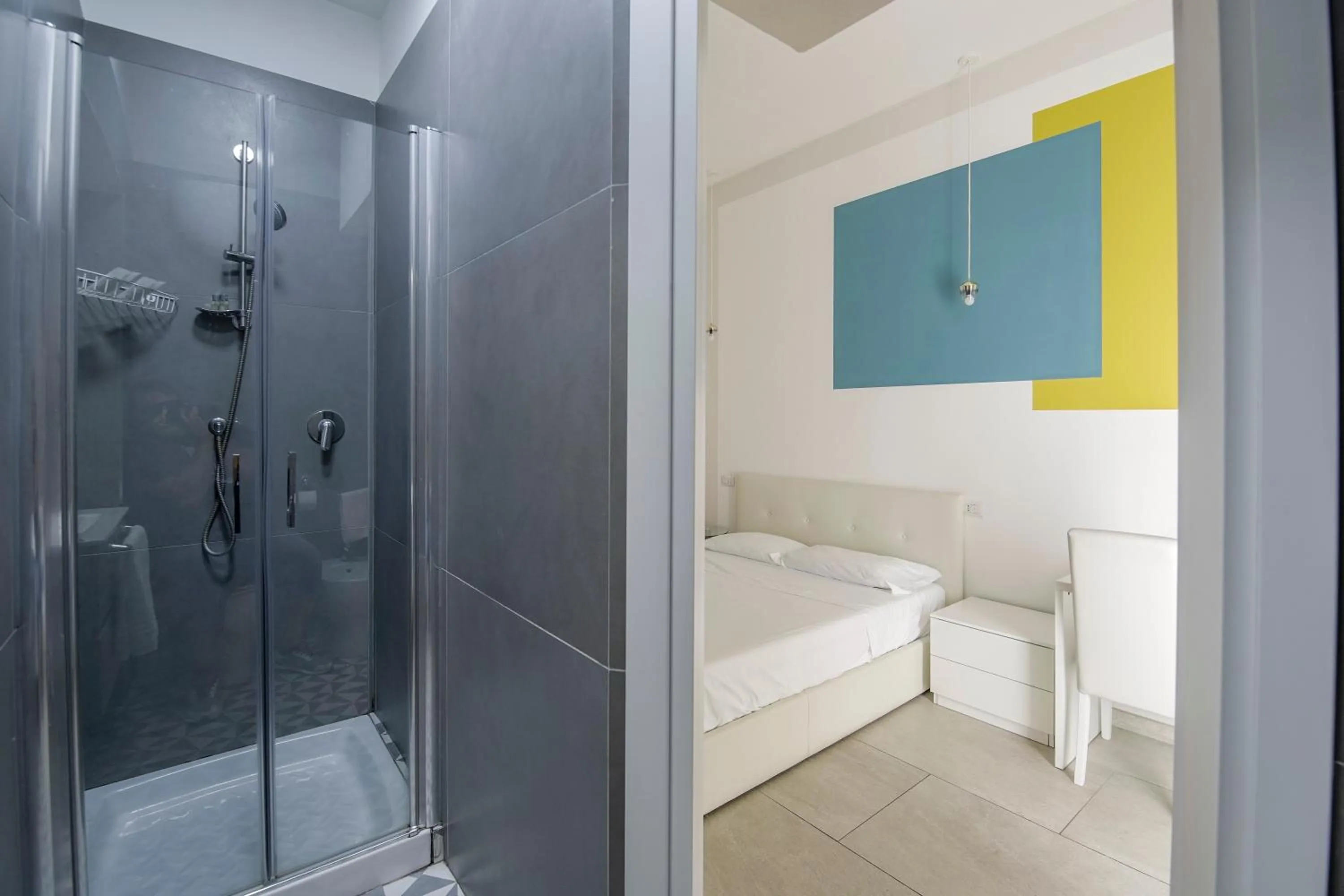 Photo of the whole room in La Chambre