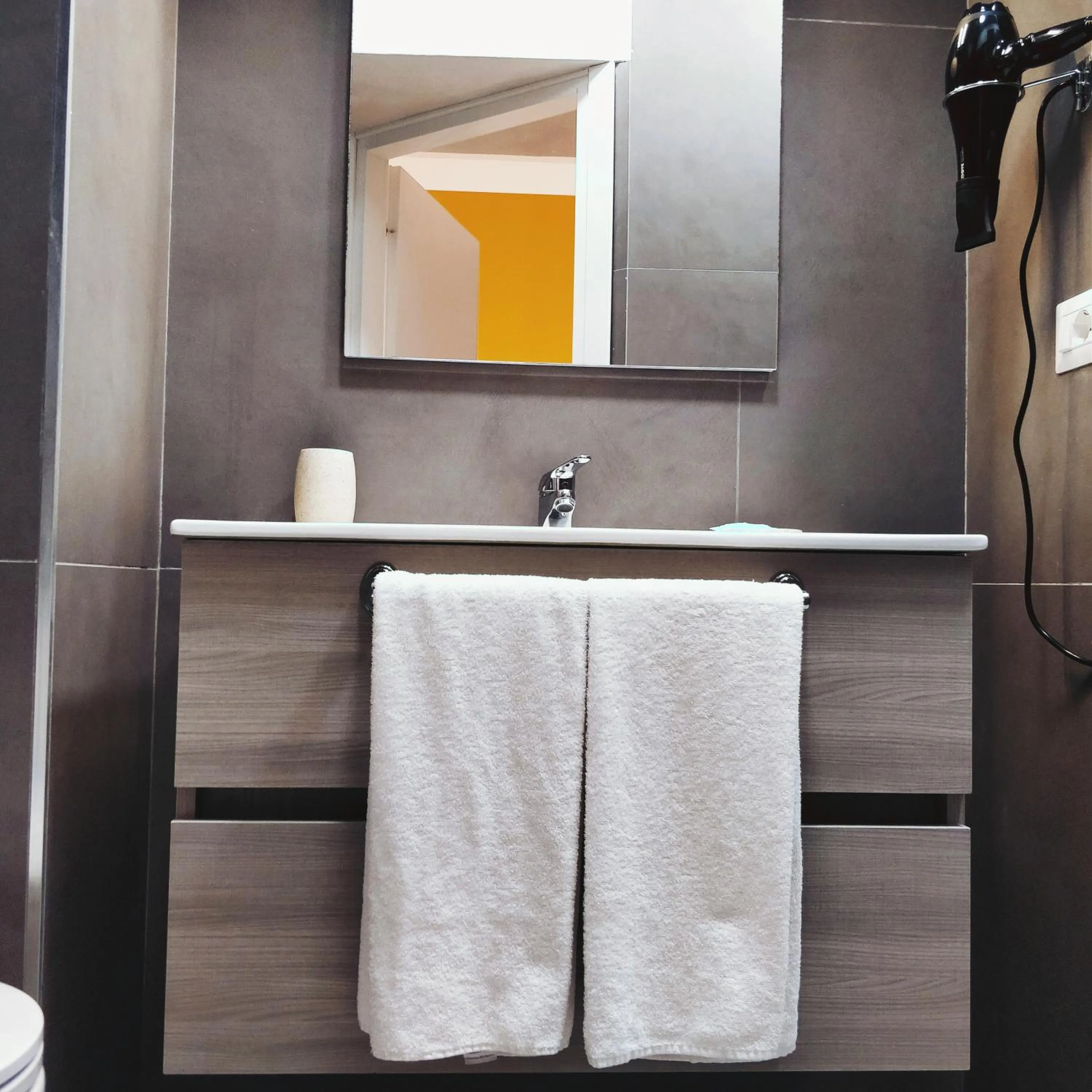 Bathroom in La Chambre