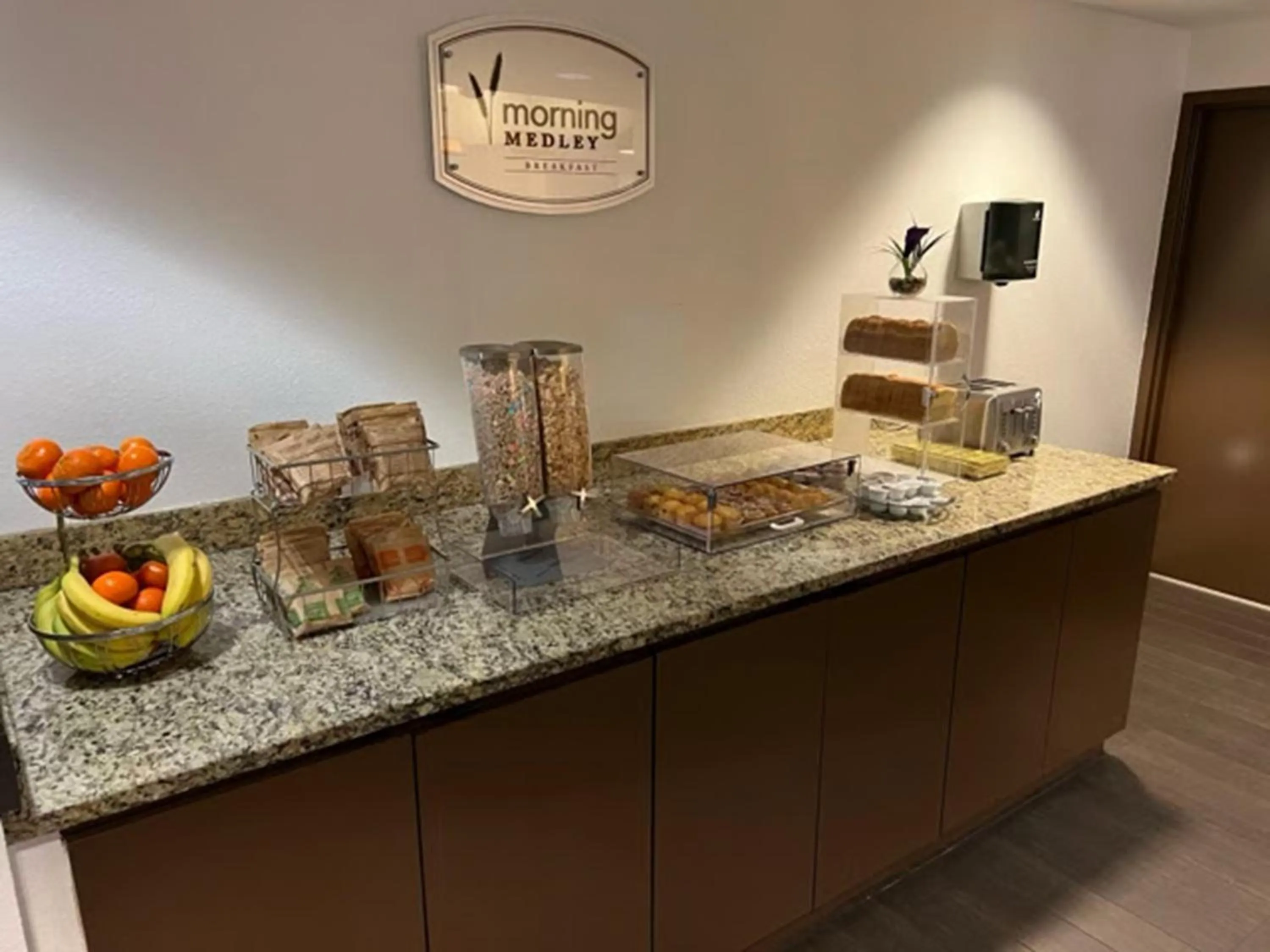 Breakfast in Sleep Inn & Suites Memphis Southeast