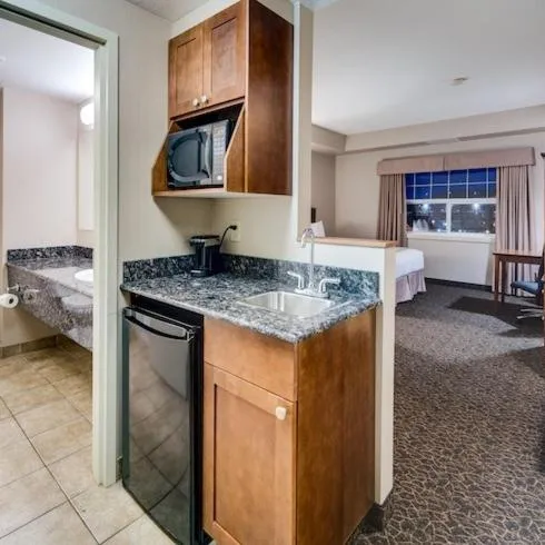 Heritage Inn & Suites - Brooks