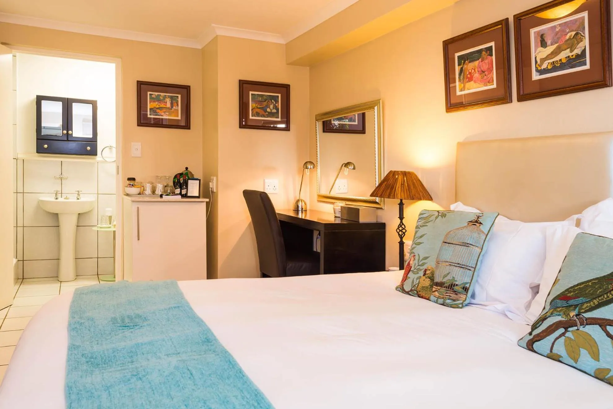 Shower, Bed in Westville Bed and Breakfast