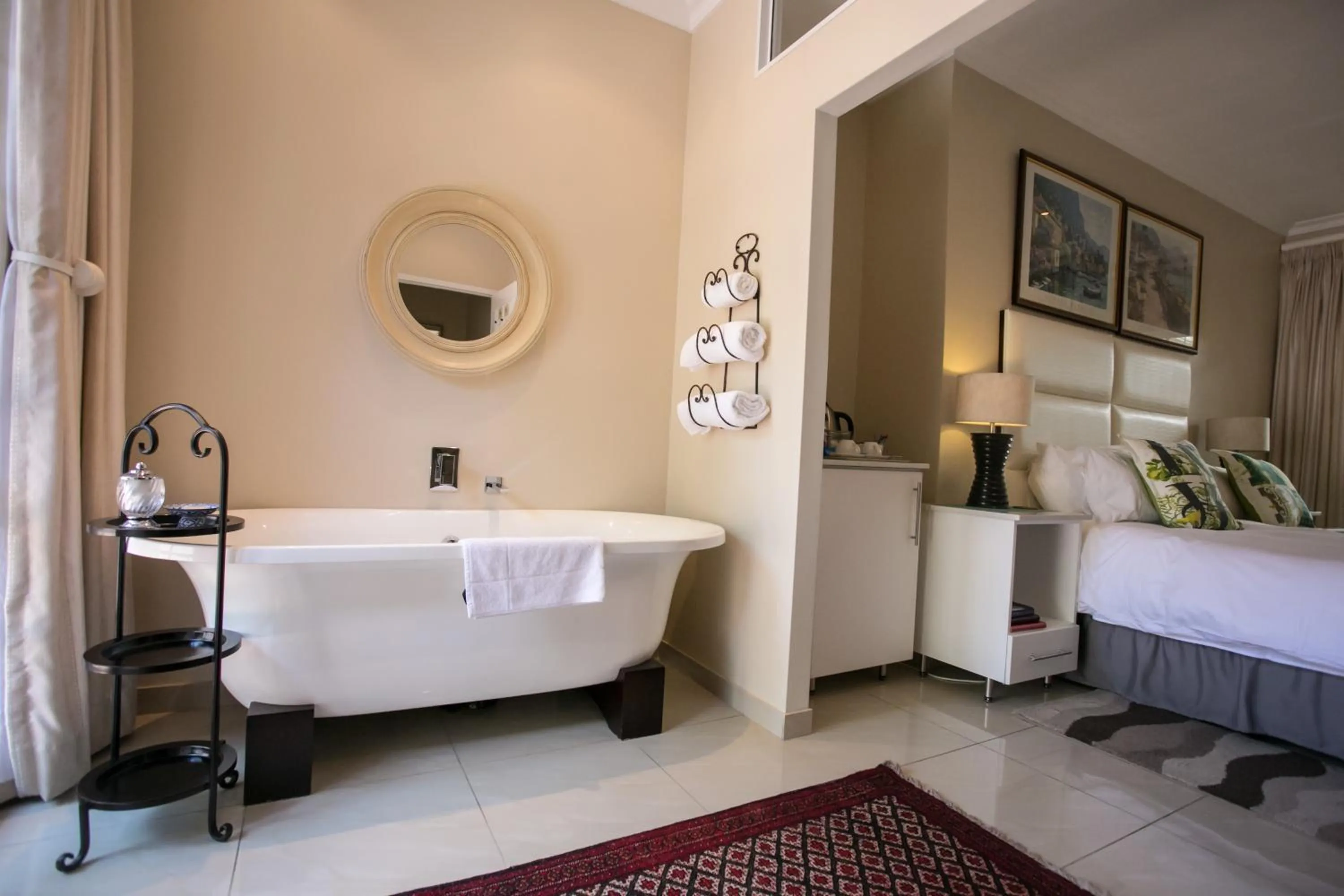 Bathroom, Bed in Westville Bed and Breakfast