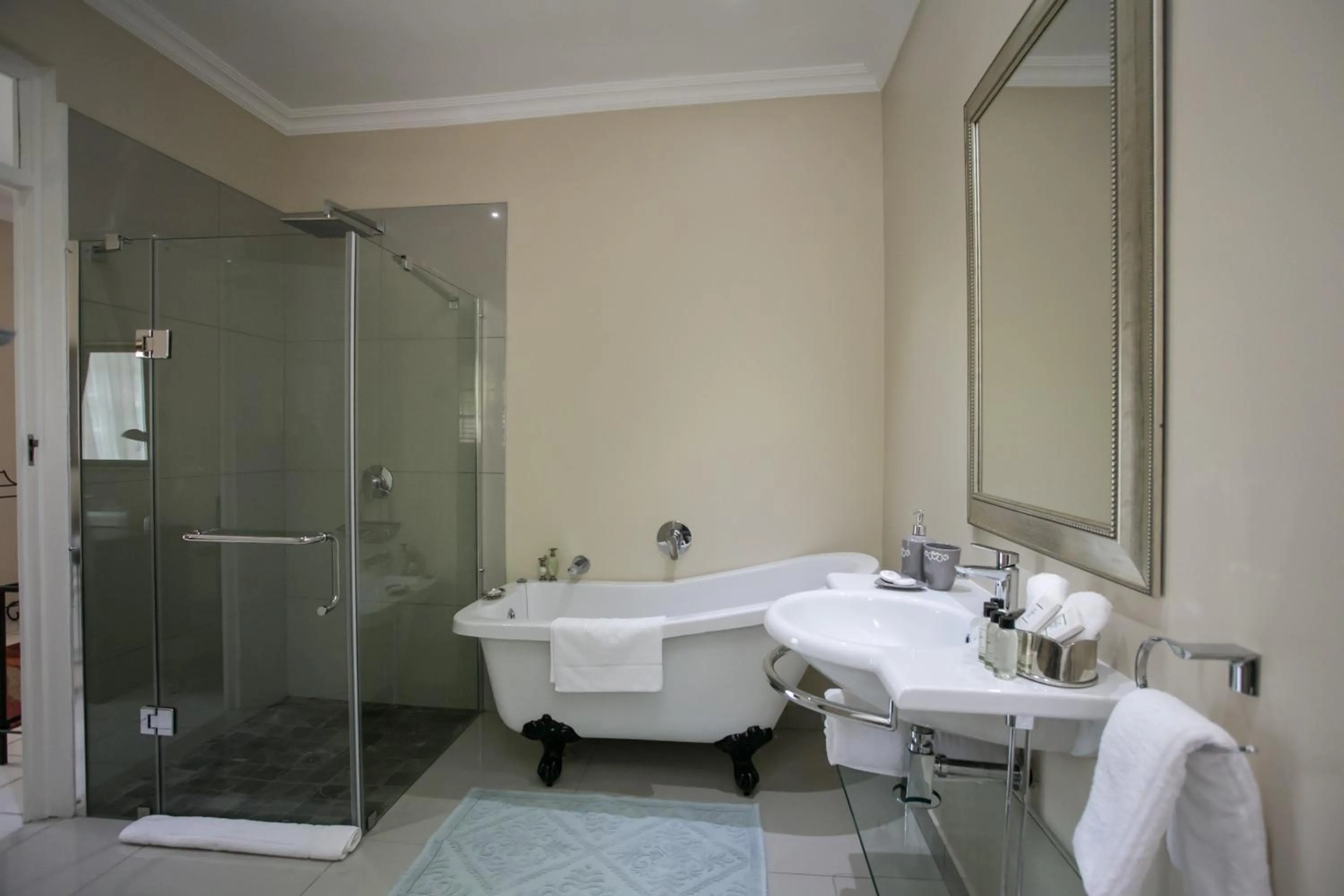 Bathroom in Westville Bed and Breakfast