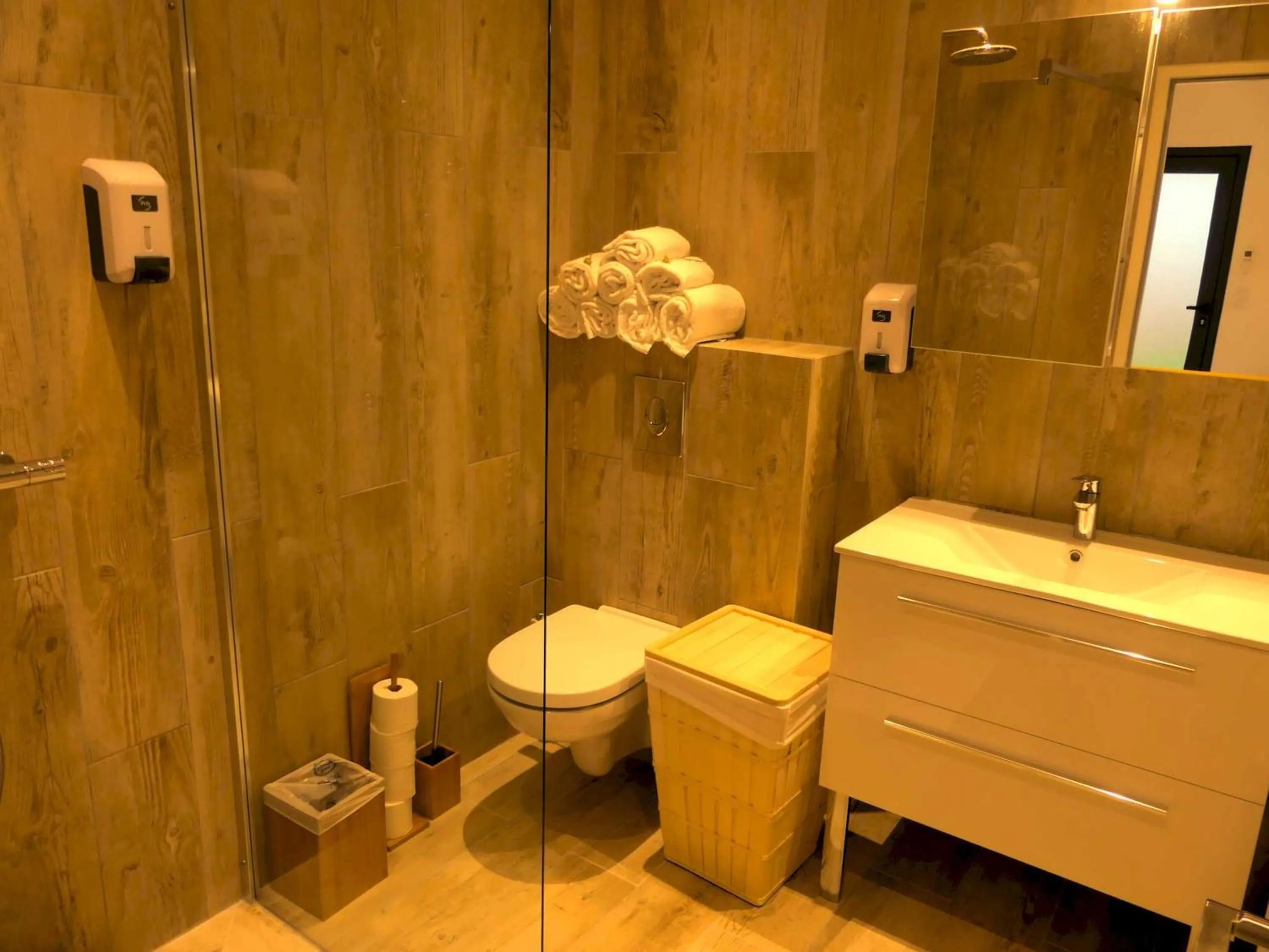 Toilet in Les Terrasses d'Erbalunga