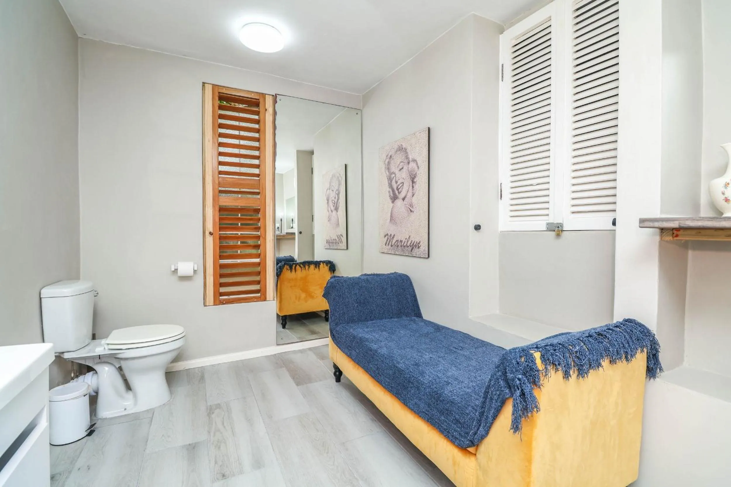 Toilet in Glenview Heads Apartments