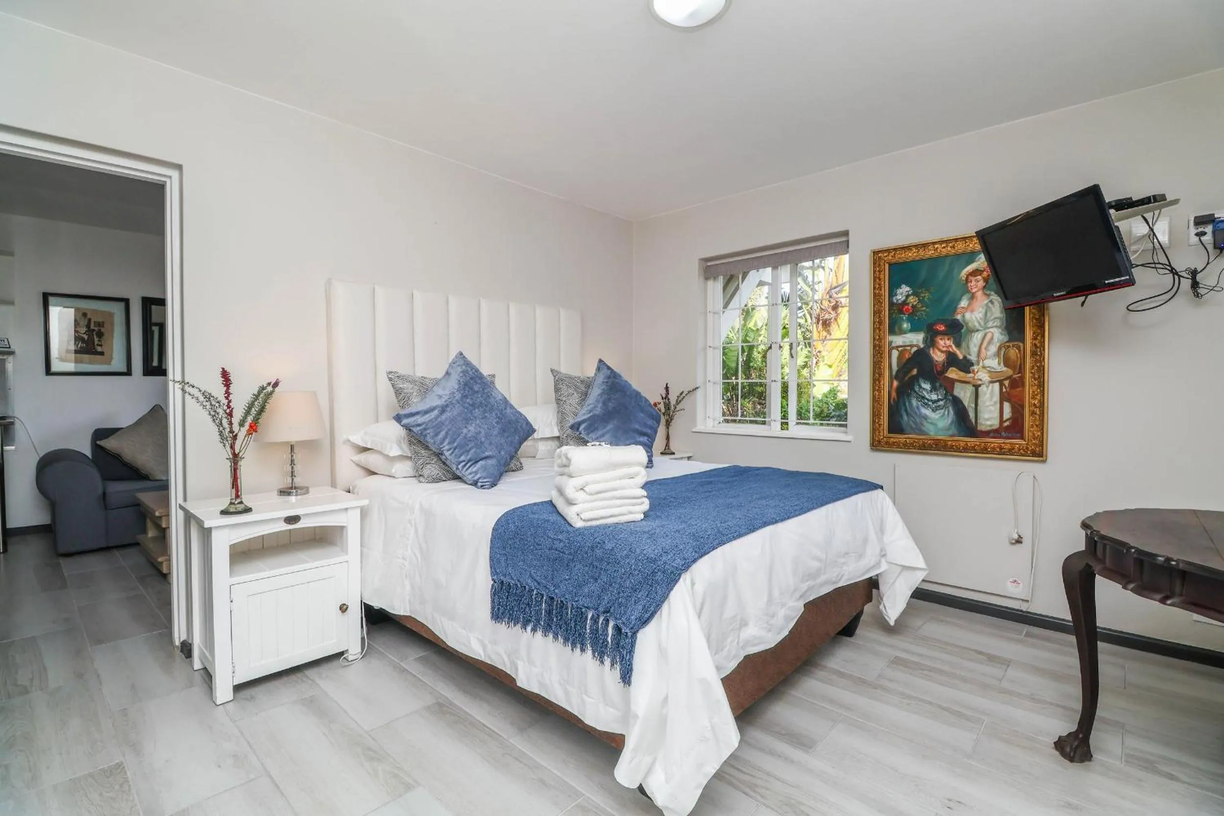 Bed in Glenview Heads Apartments