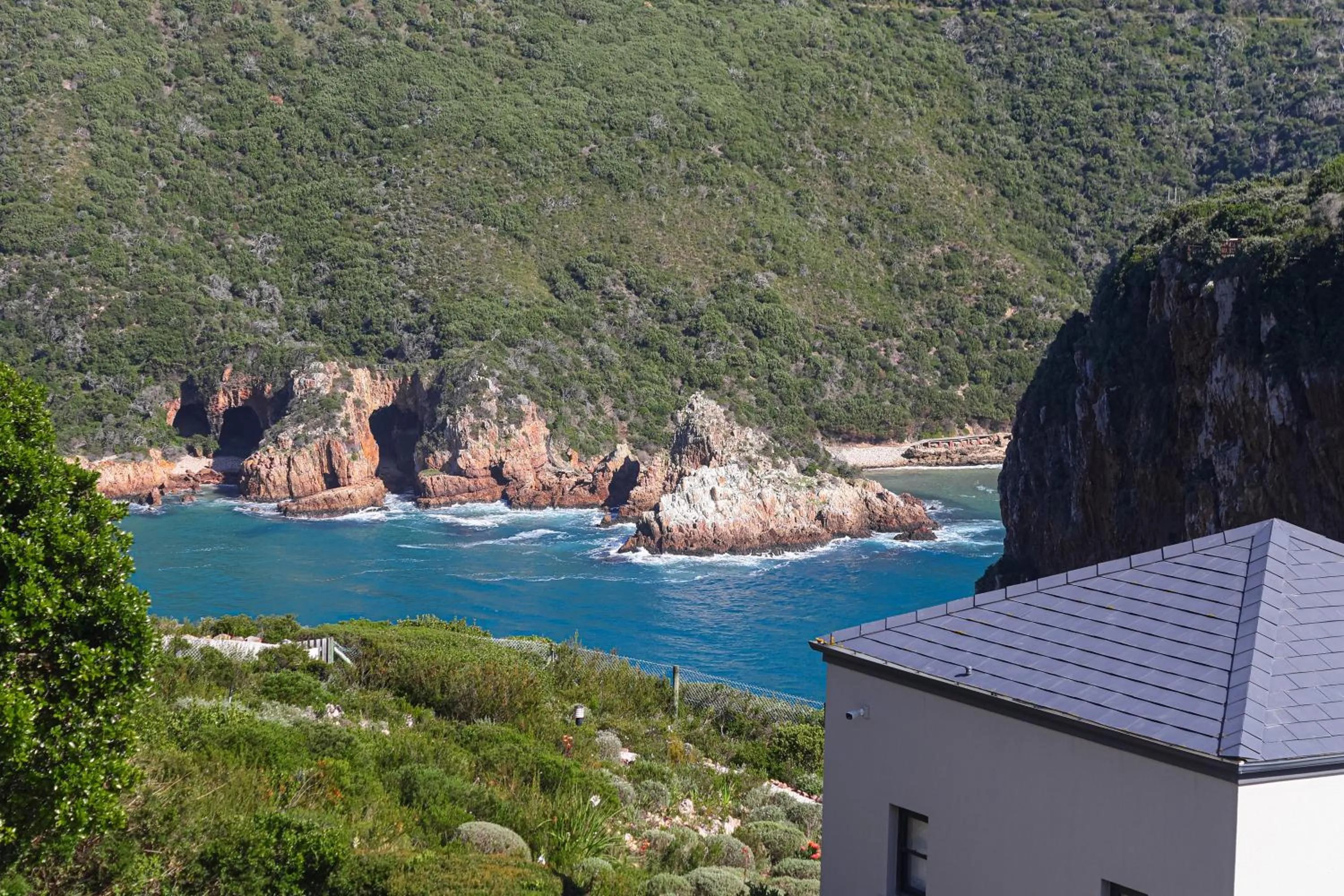 Mountain view in Glenview Heads Apartments