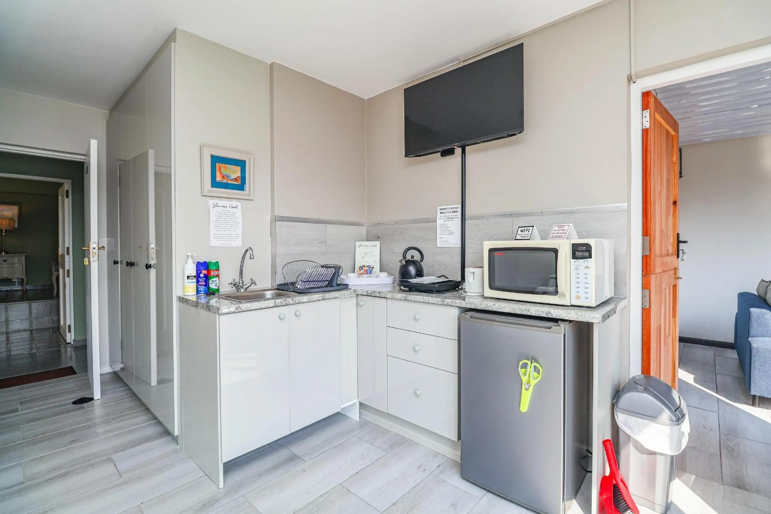 TV and multimedia in Glenview Heads Apartments