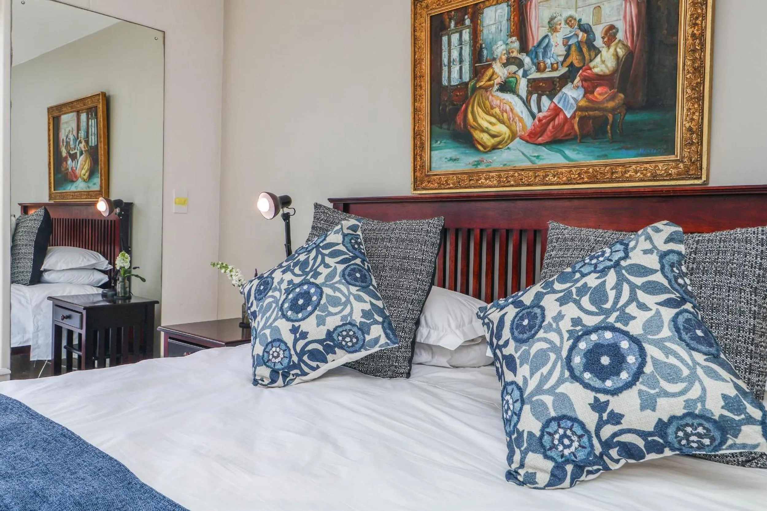 Bed in Glenview Heads Apartments