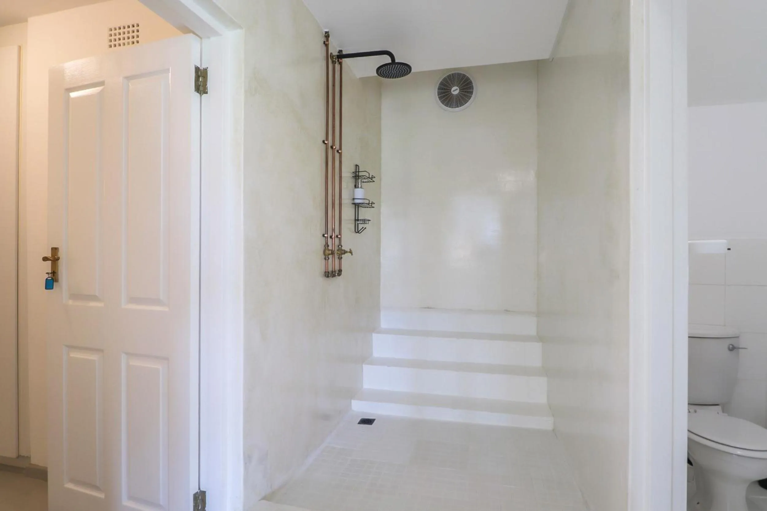 Shower in Glenview Heads Apartments