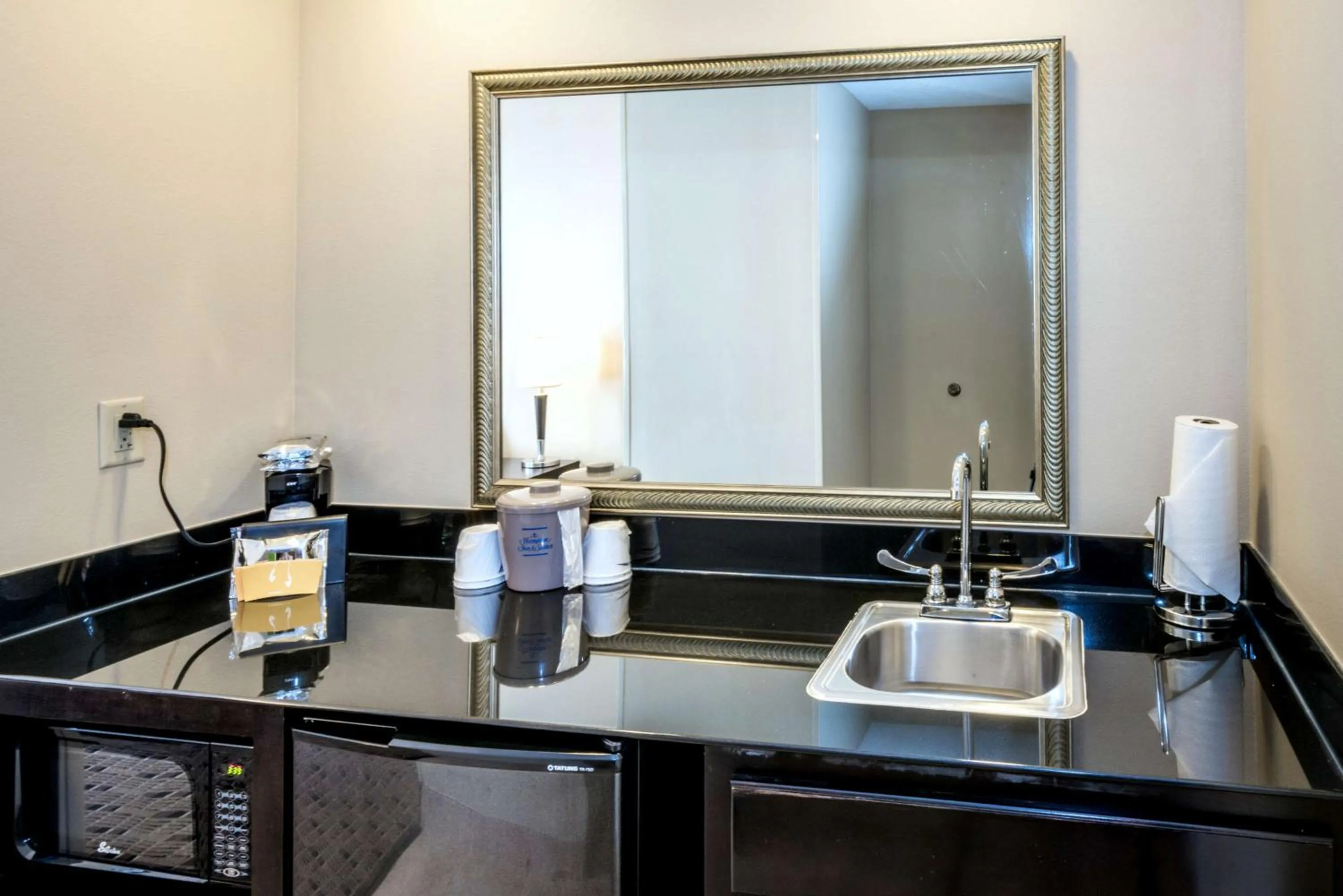 Bed in Hampton Inn & Suites Montgomery-Downtown