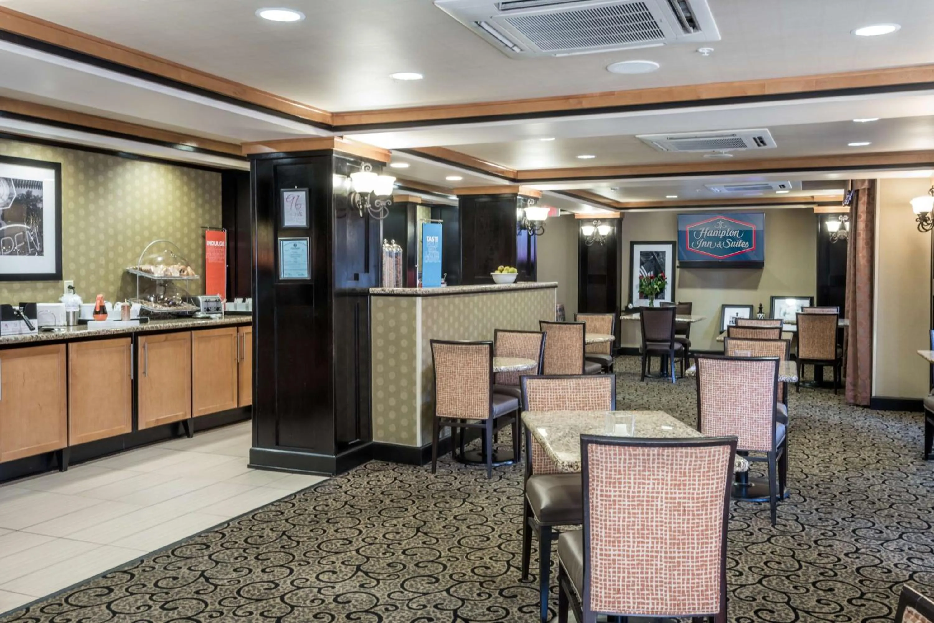 Restaurant/places to eat in Hampton Inn & Suites Montgomery-Downtown