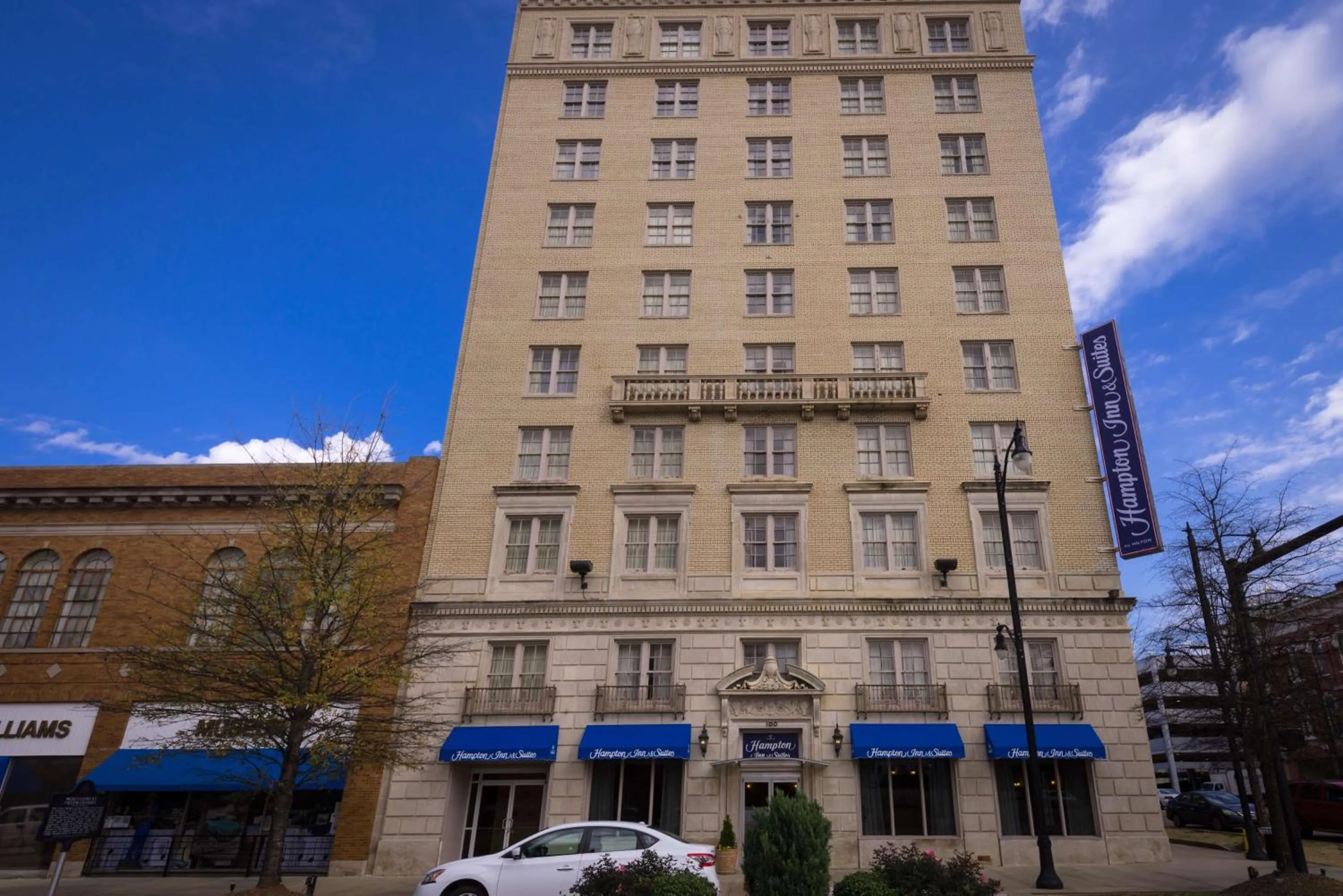 Property building in Hampton Inn & Suites Montgomery-Downtown