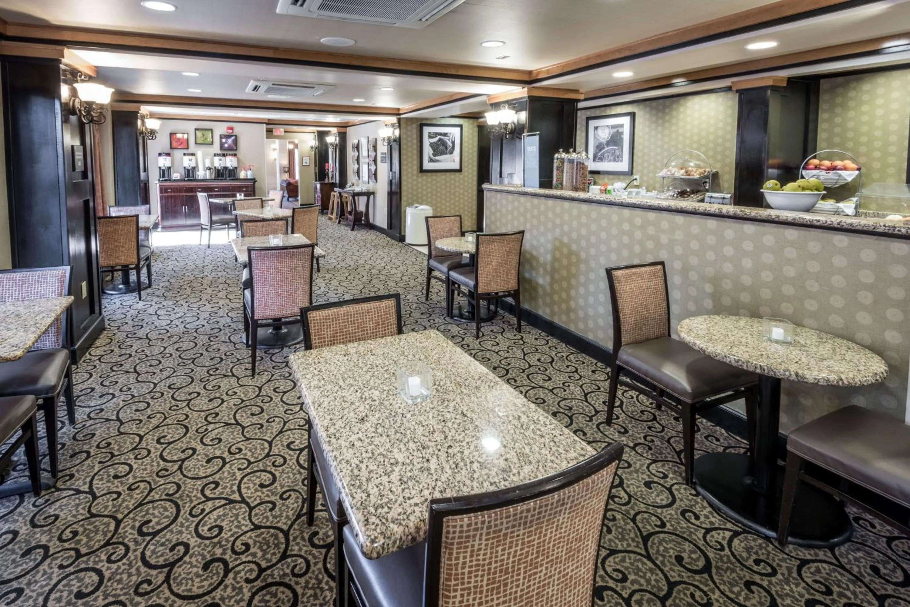 Restaurant/places to eat in Hampton Inn & Suites Montgomery-Downtown